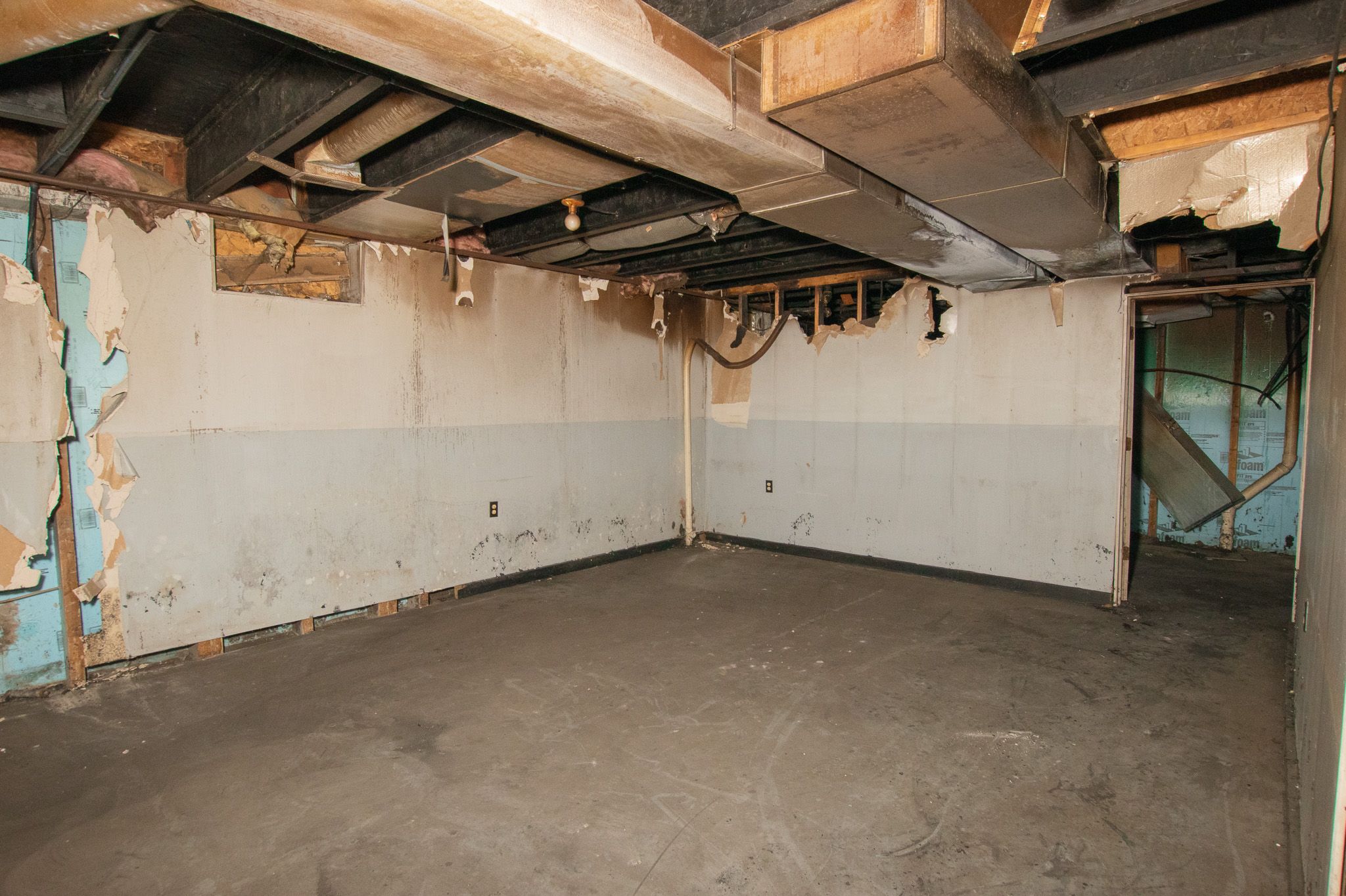 4244 LAKEPOINTE Street