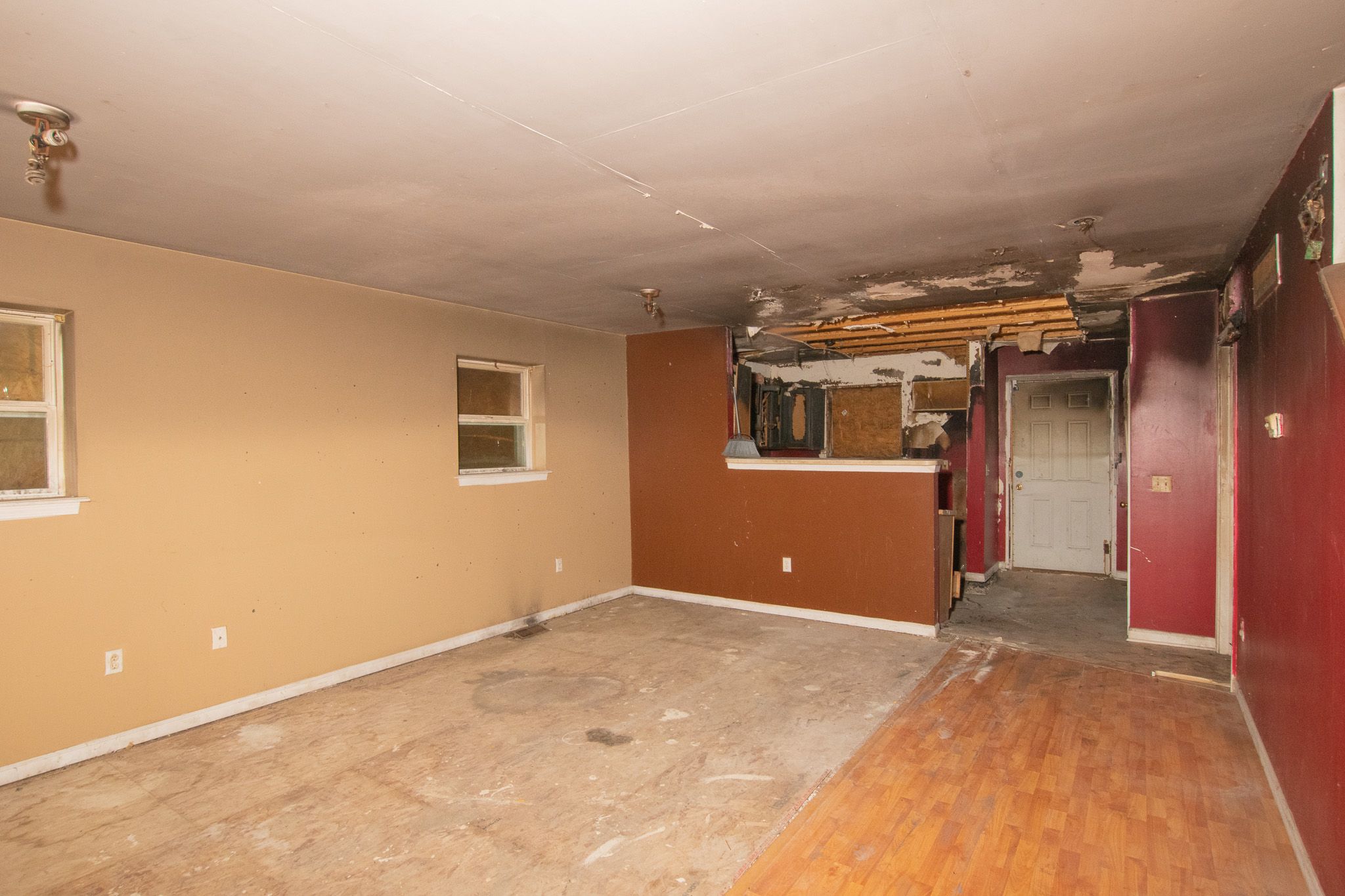 4244 LAKEPOINTE Street