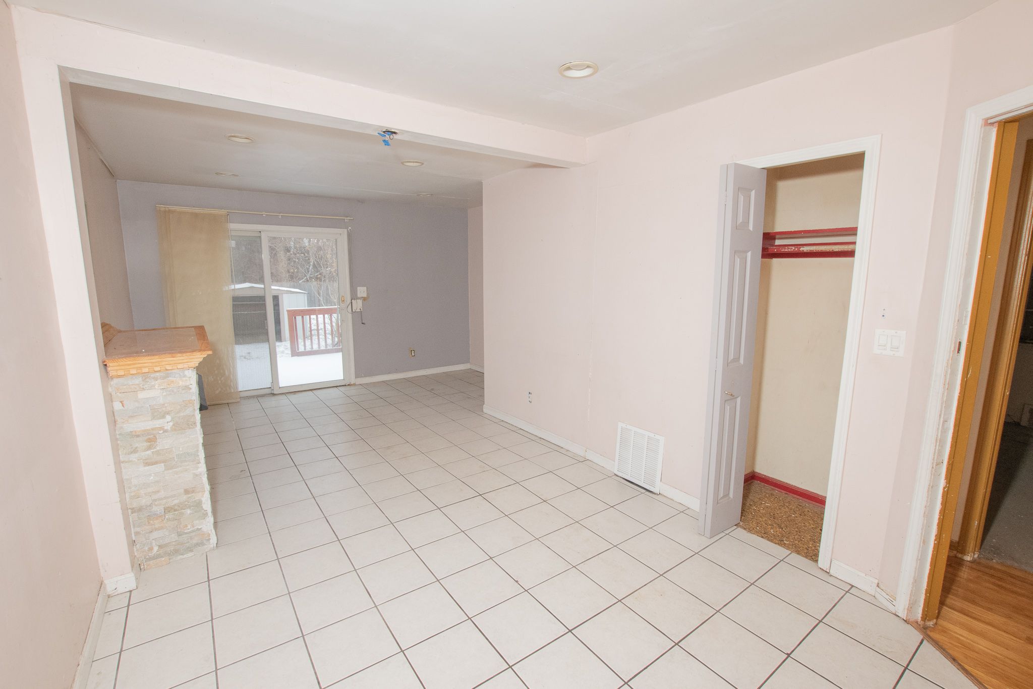 8852 MEMORIAL Avenue