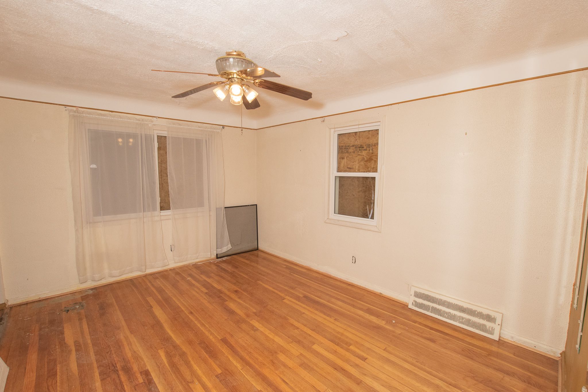 8852 MEMORIAL Avenue