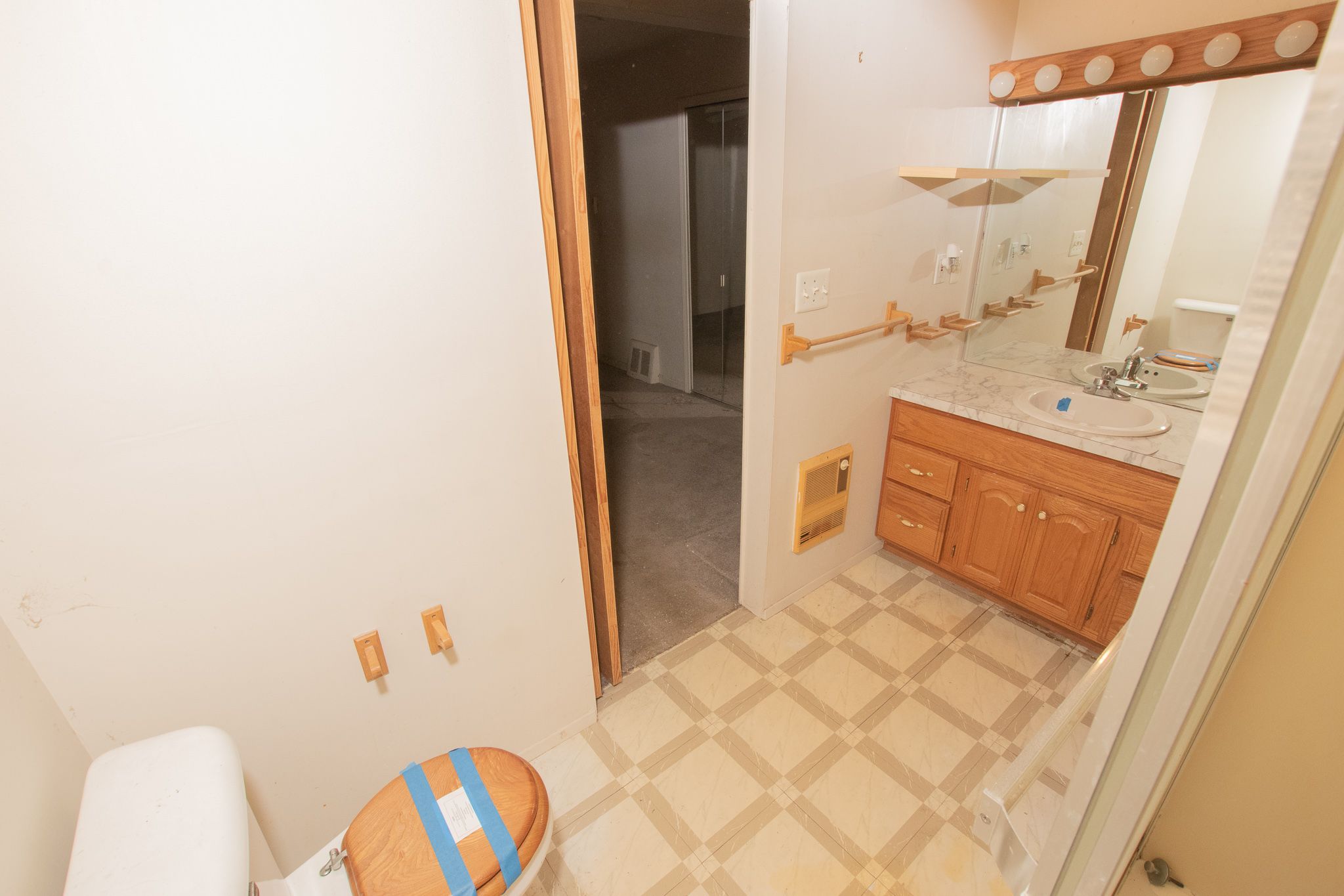 8852 MEMORIAL Avenue