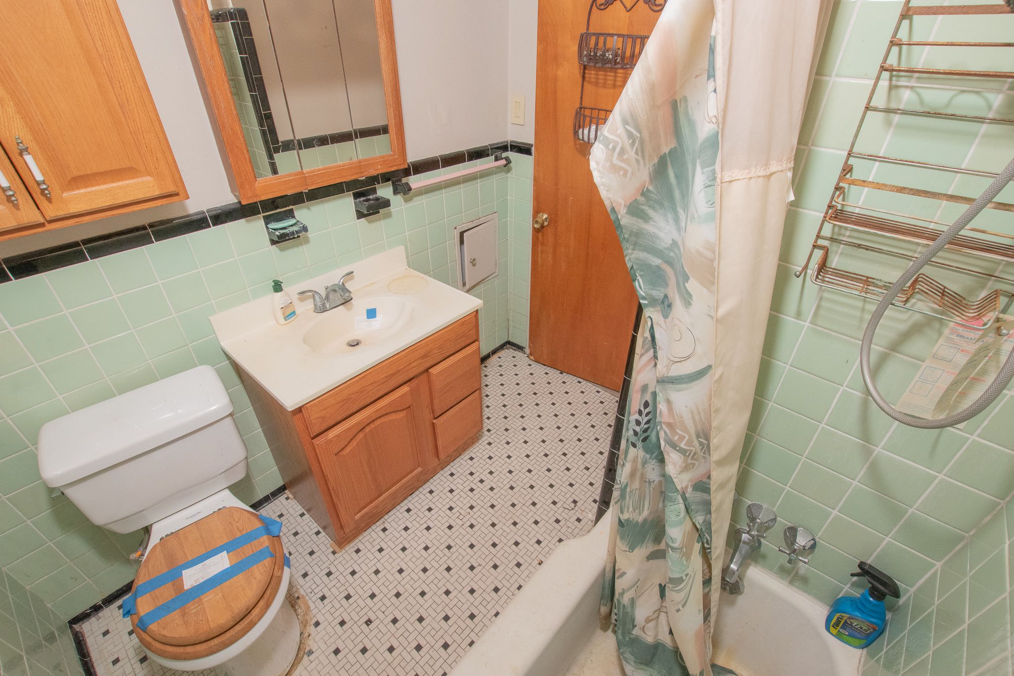 8852 MEMORIAL Avenue