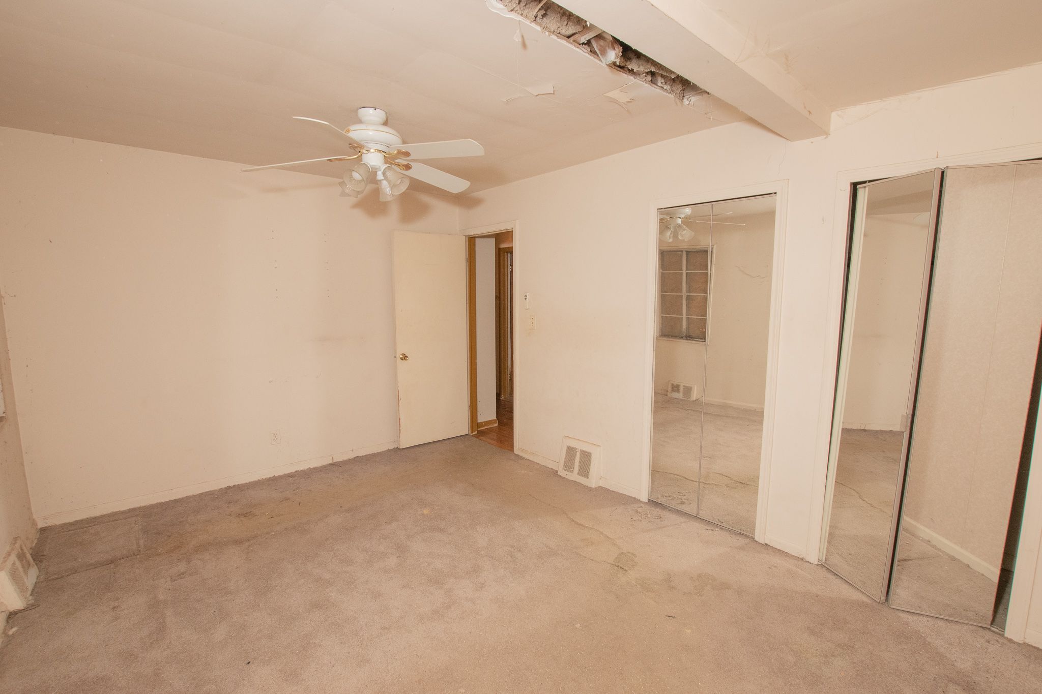 8852 MEMORIAL Avenue