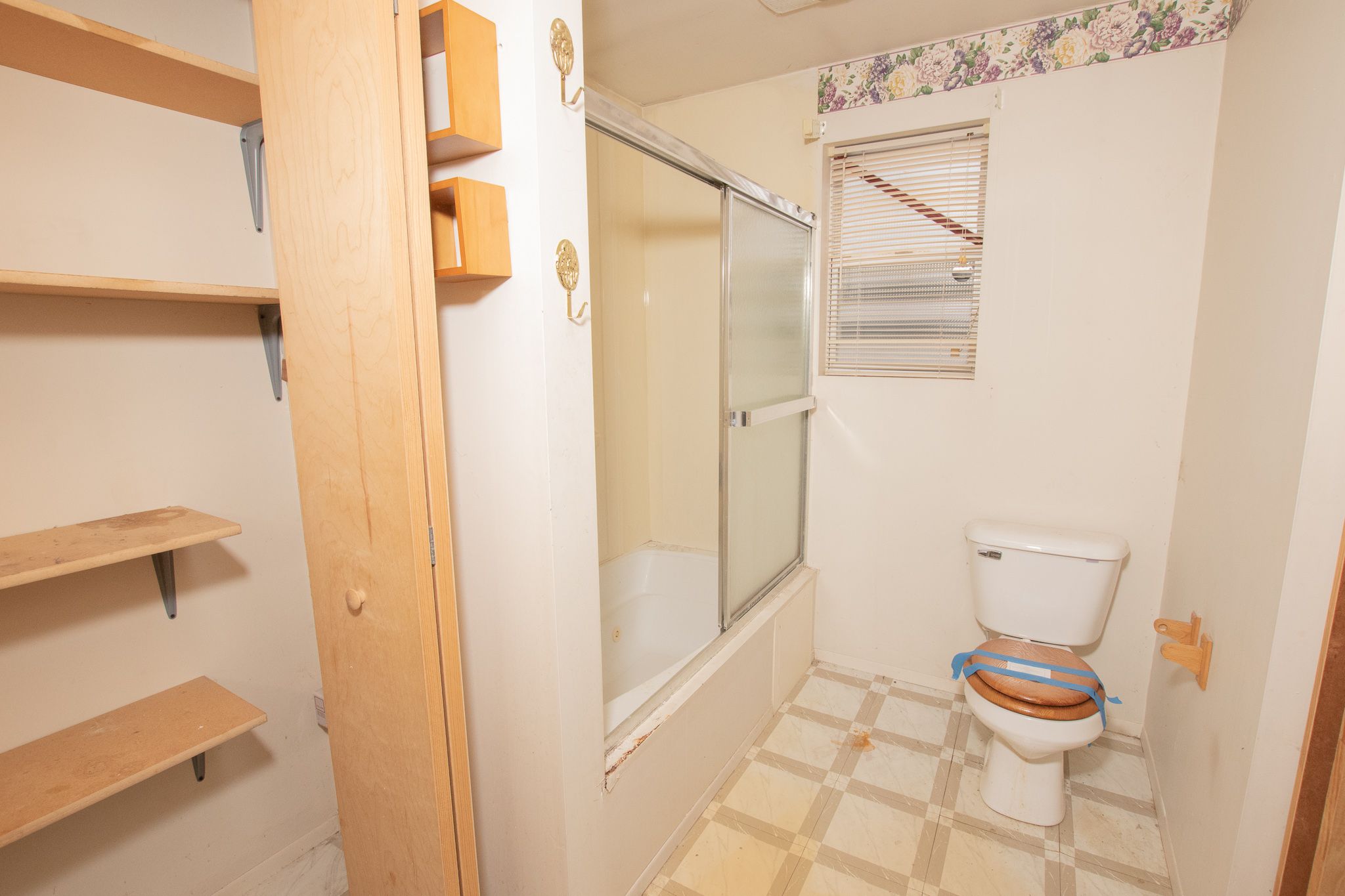 8852 MEMORIAL Avenue