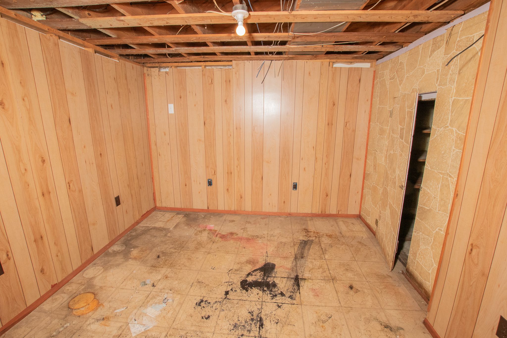 8852 MEMORIAL Avenue