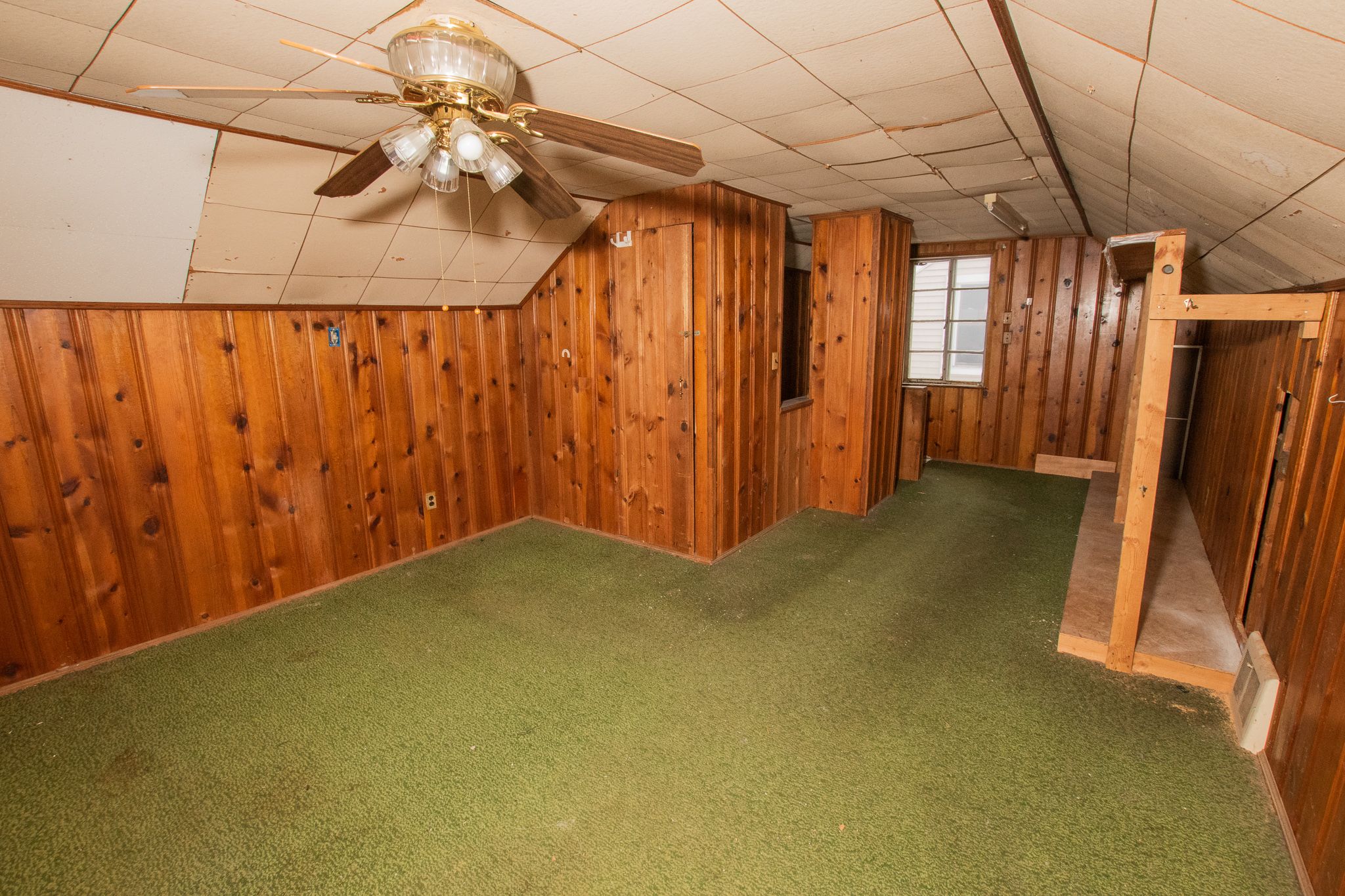 8852 MEMORIAL Avenue