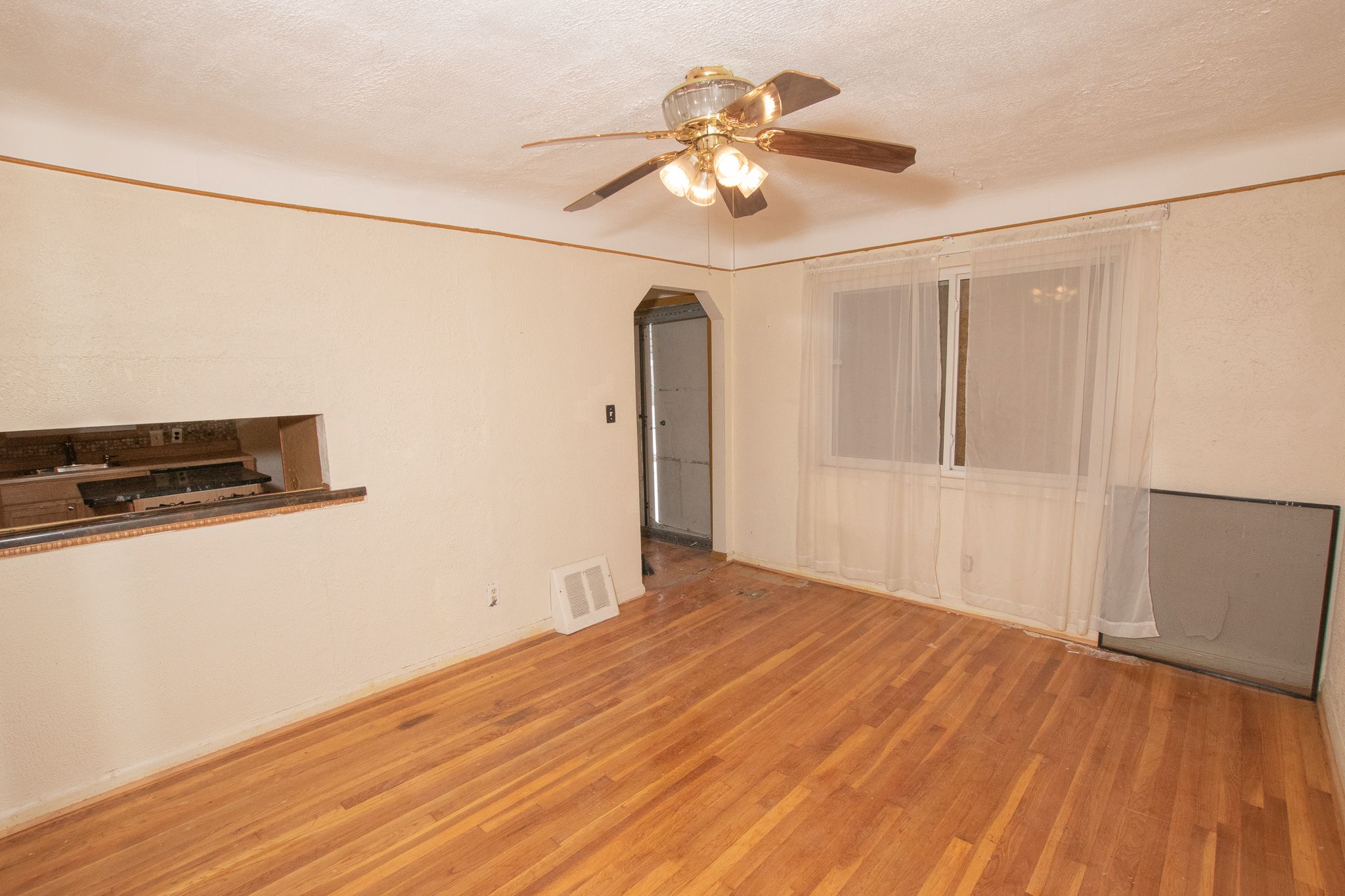 8852 MEMORIAL Avenue