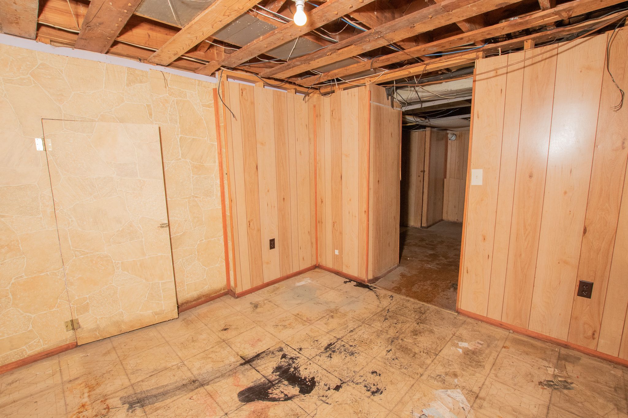 8852 MEMORIAL Avenue