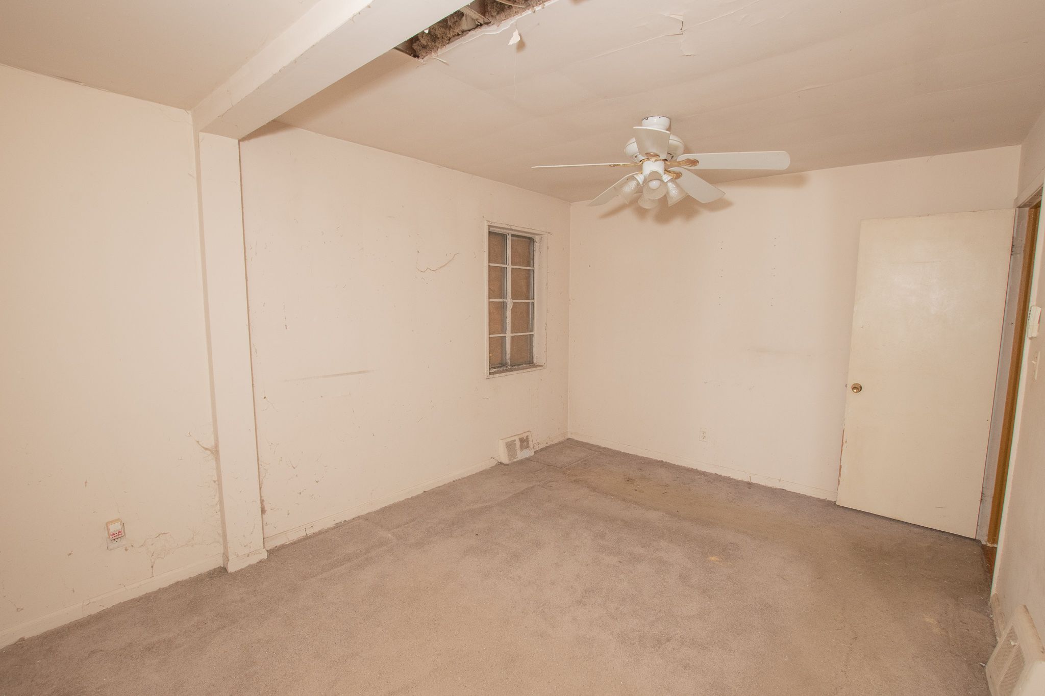 8852 MEMORIAL Avenue