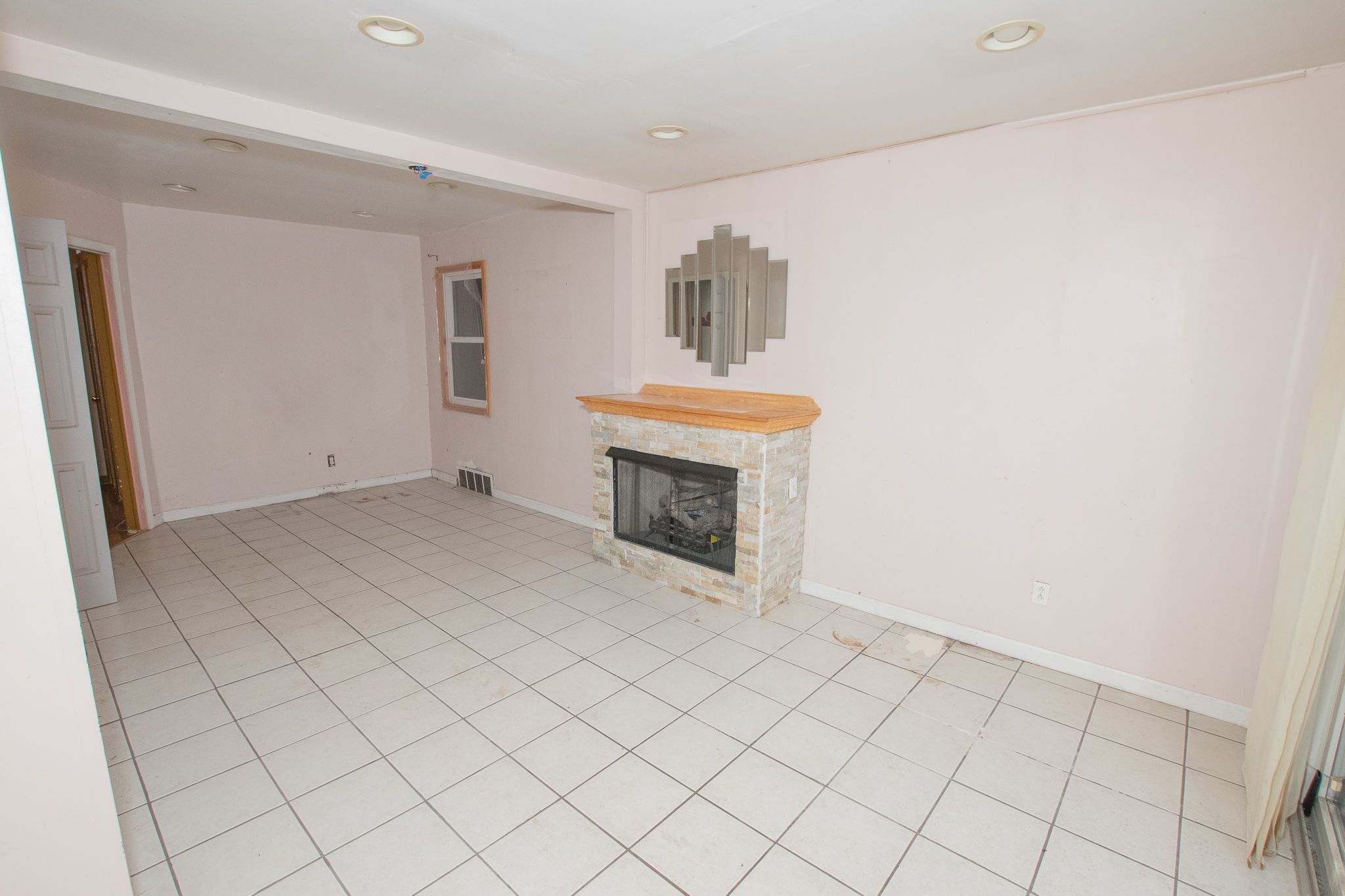 8852 MEMORIAL Avenue