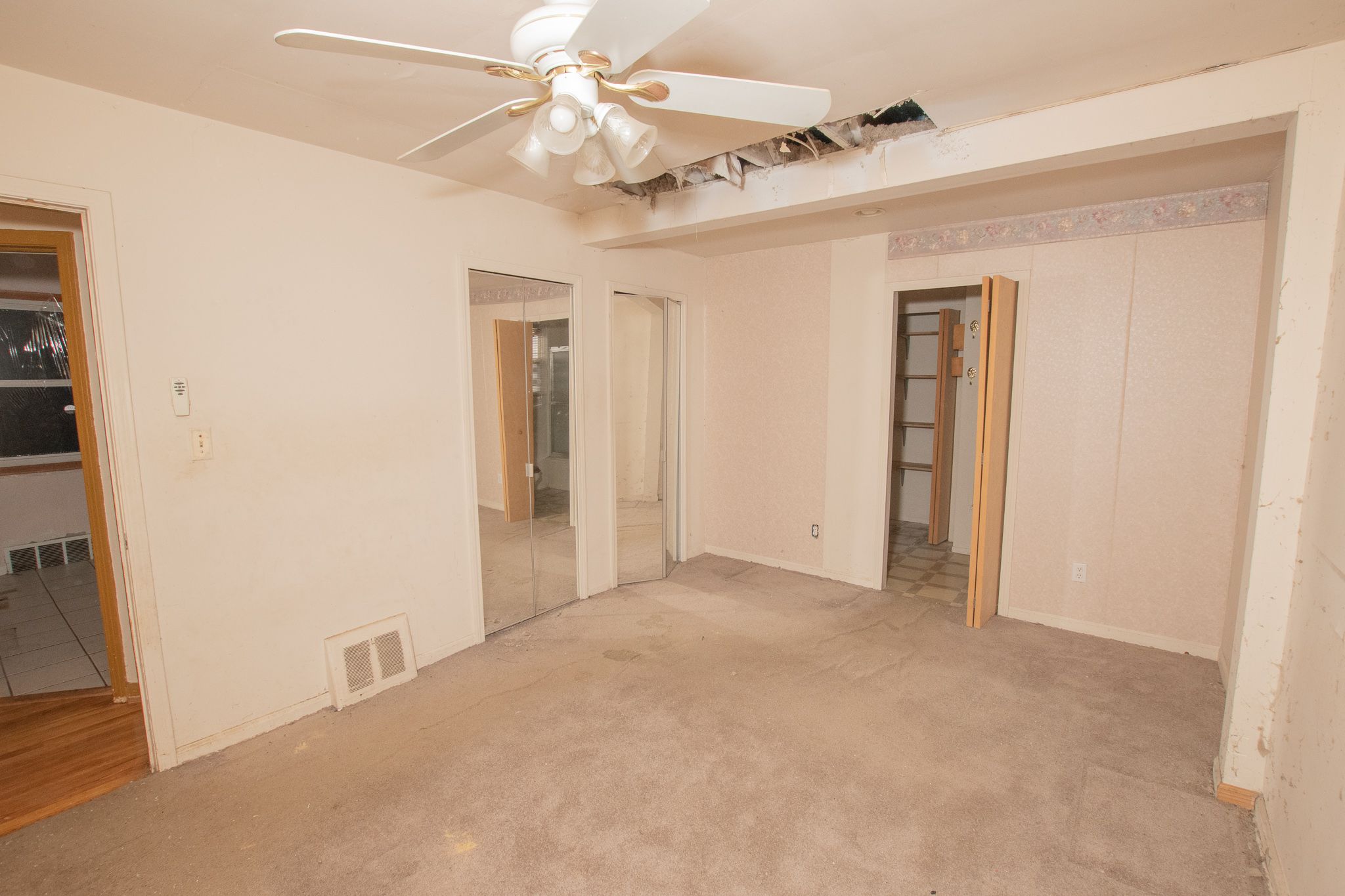 8852 MEMORIAL Avenue