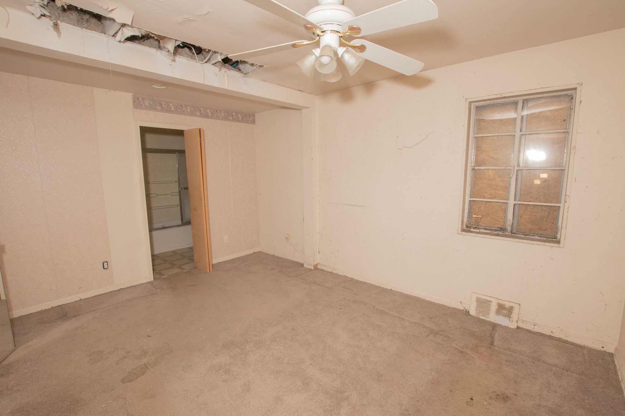 8852 MEMORIAL Avenue