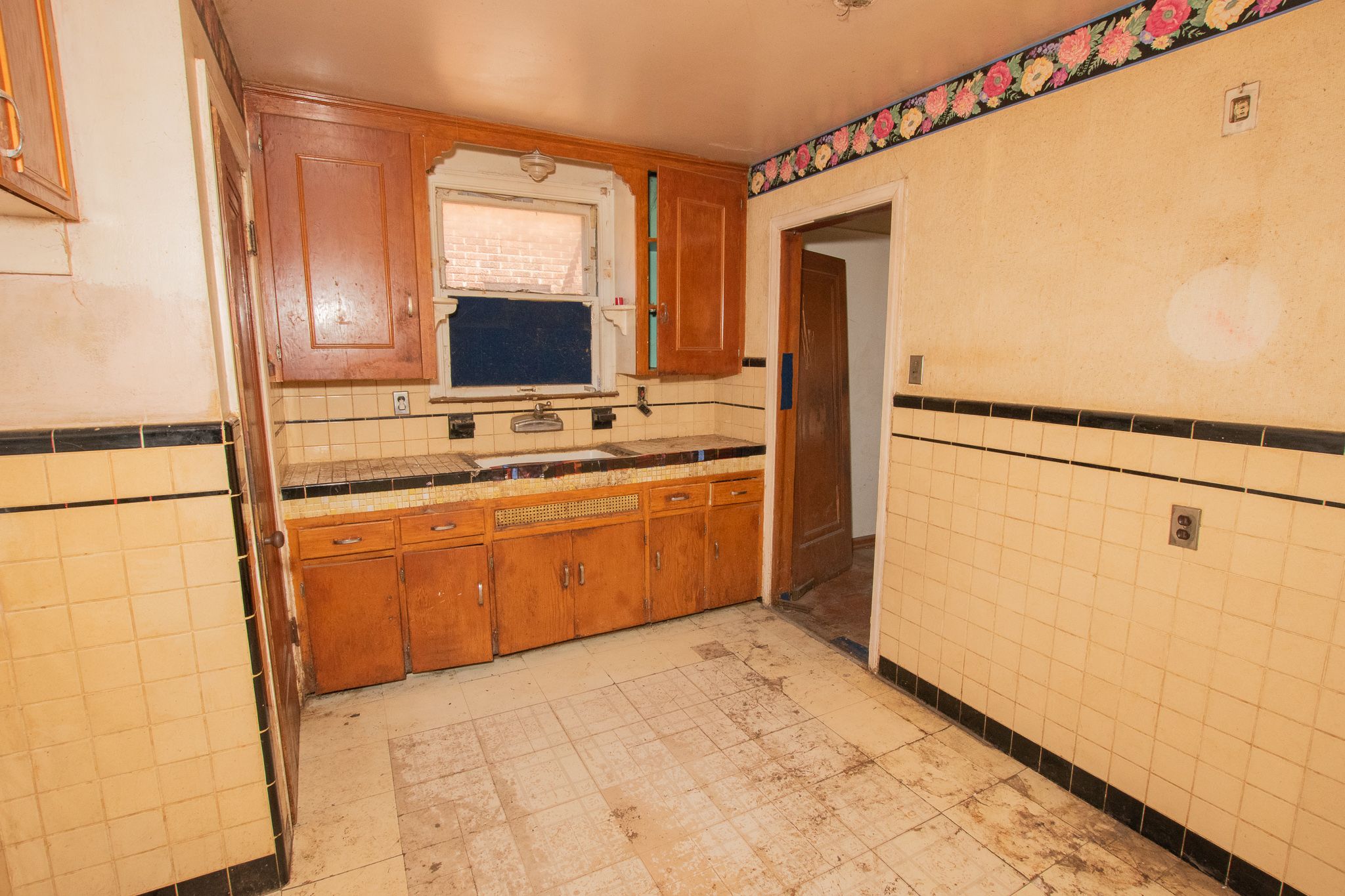 10859 STRATMAN Street