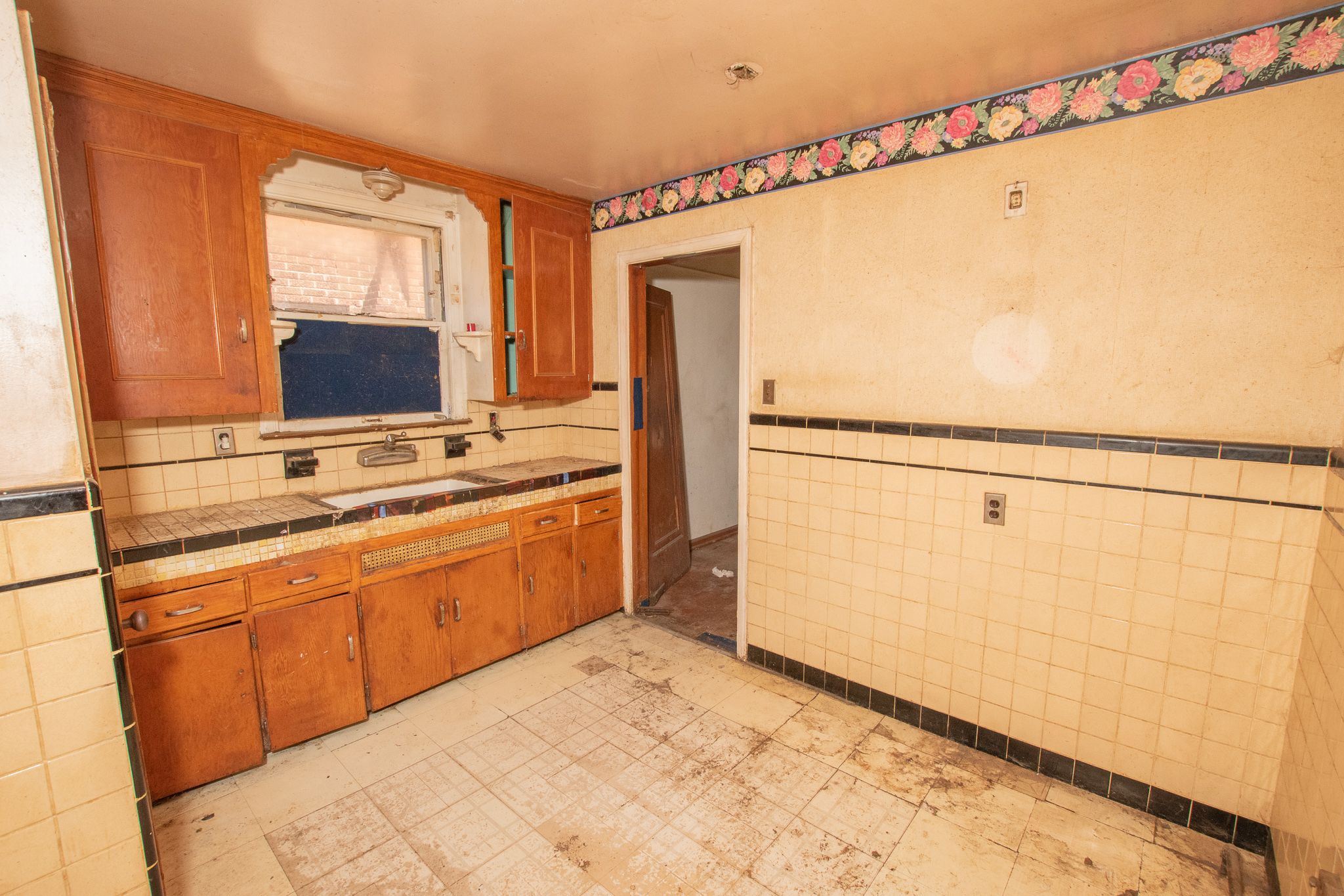 10859 STRATMAN Street