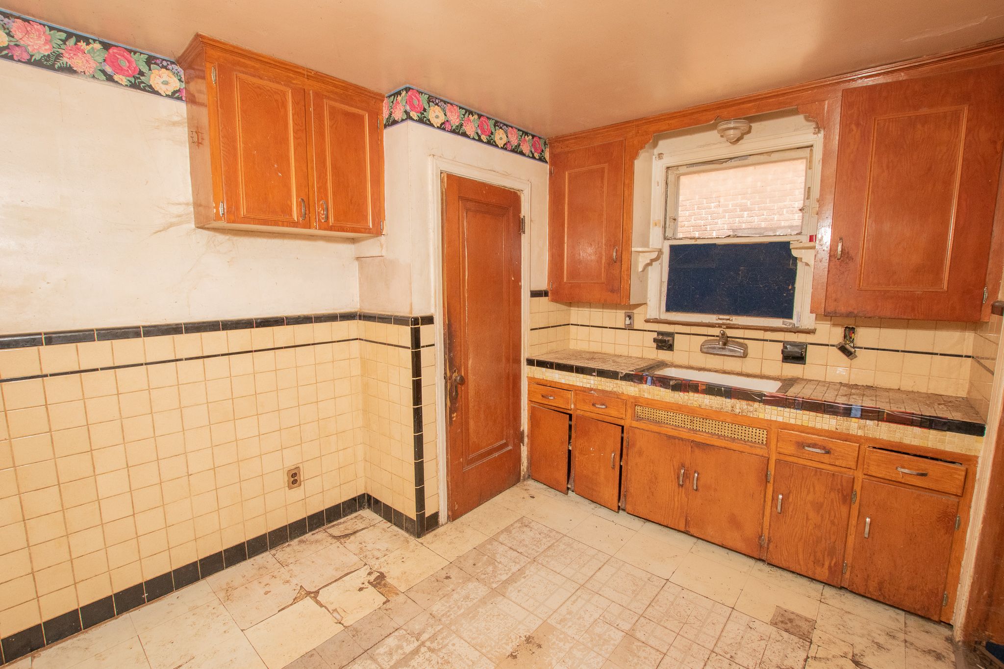 10859 STRATMAN Street