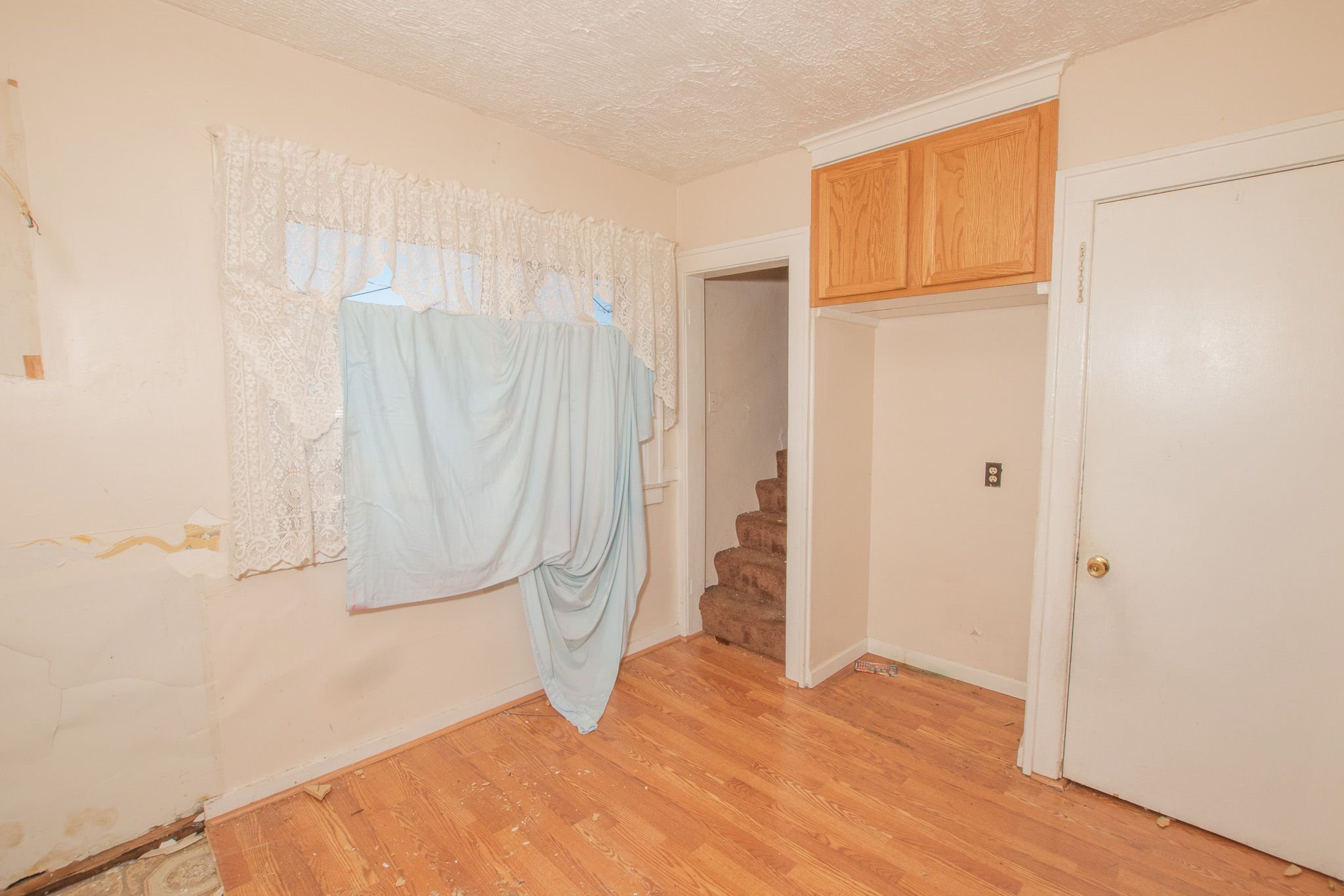 13918 INDIANA Street