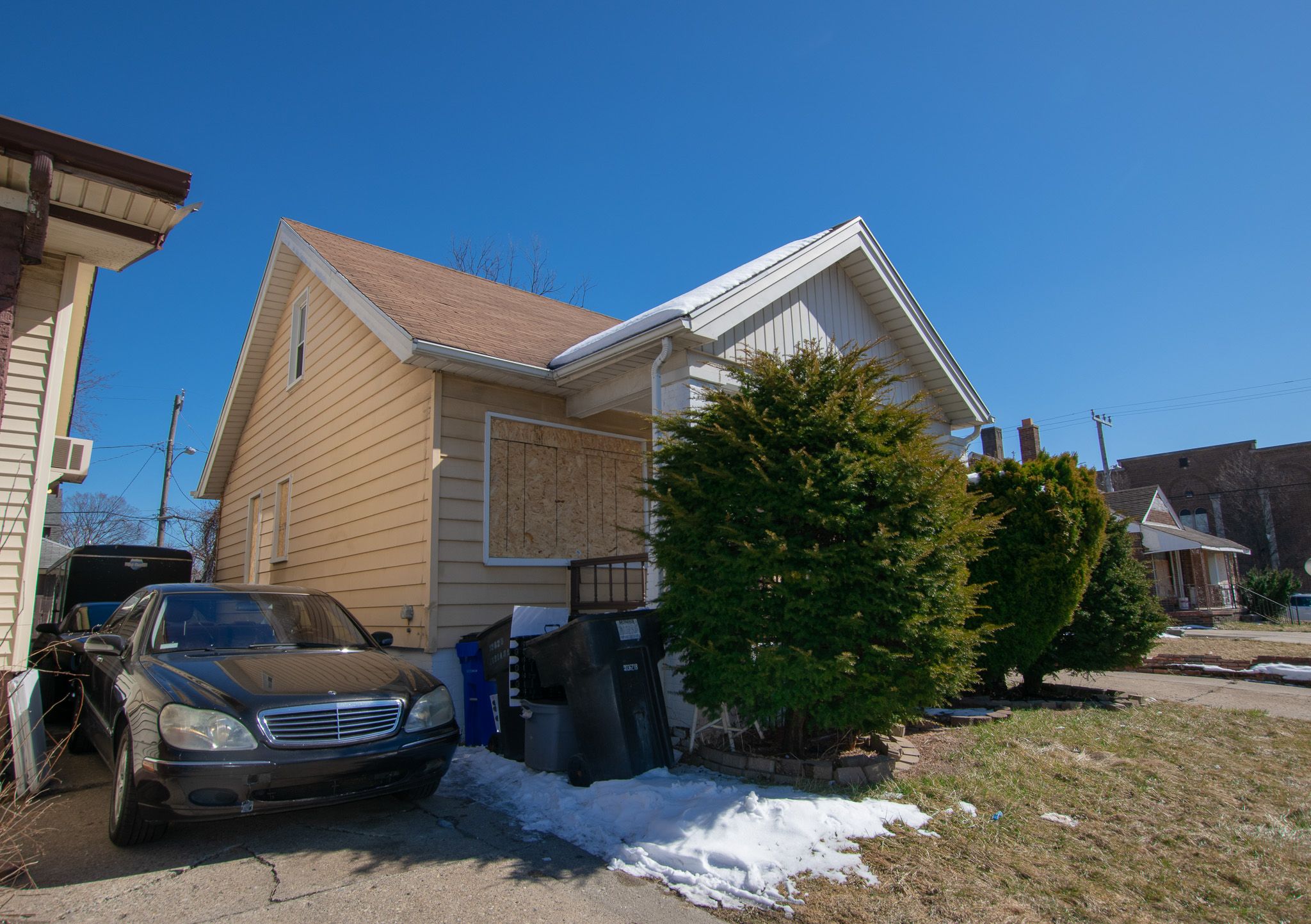 13918 INDIANA Street