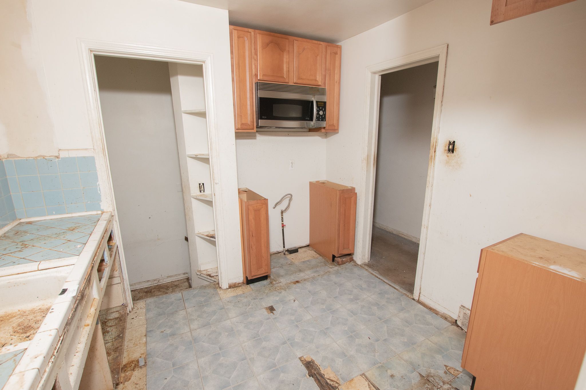 12914 RUTHERFORD Street