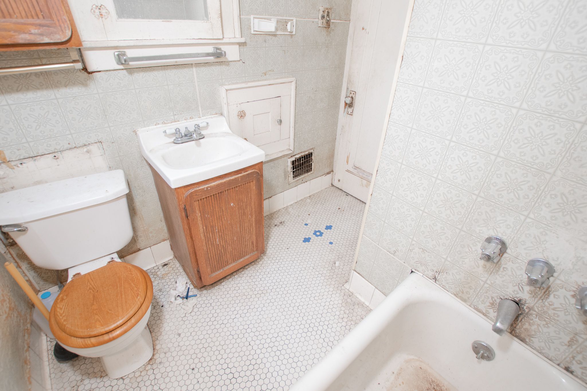 13535 SAINT MARYS Street