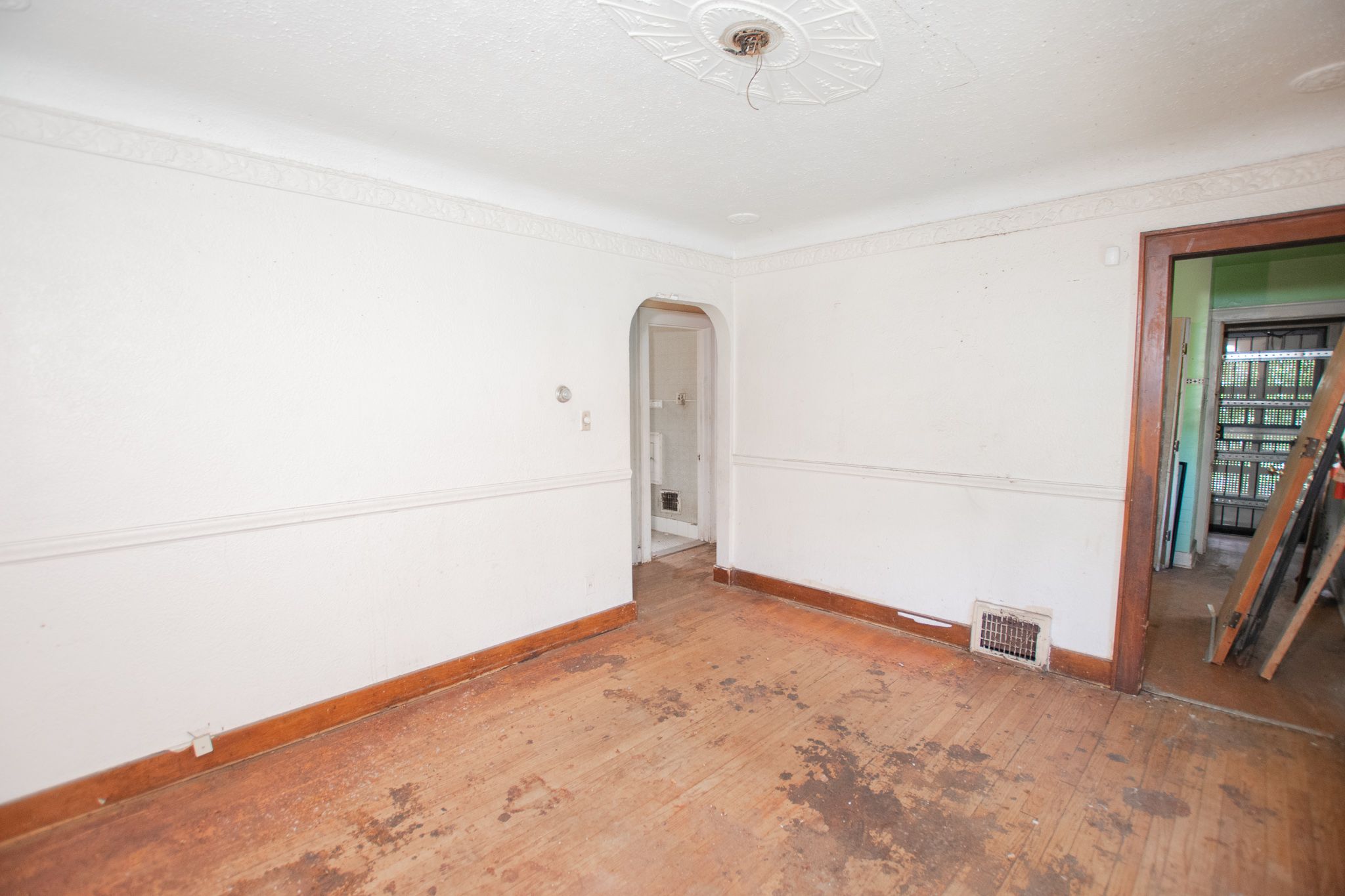 13535 SAINT MARYS Street