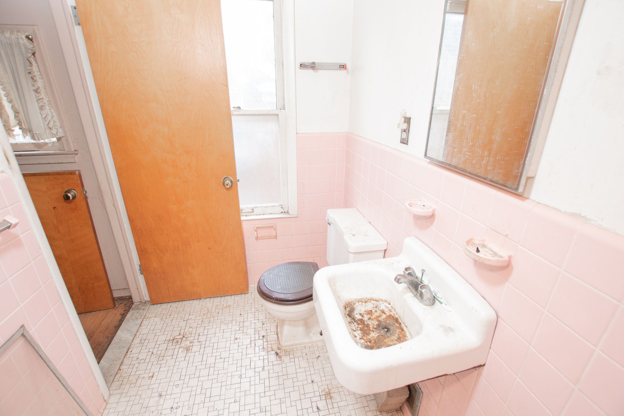 13535 SAINT MARYS Street