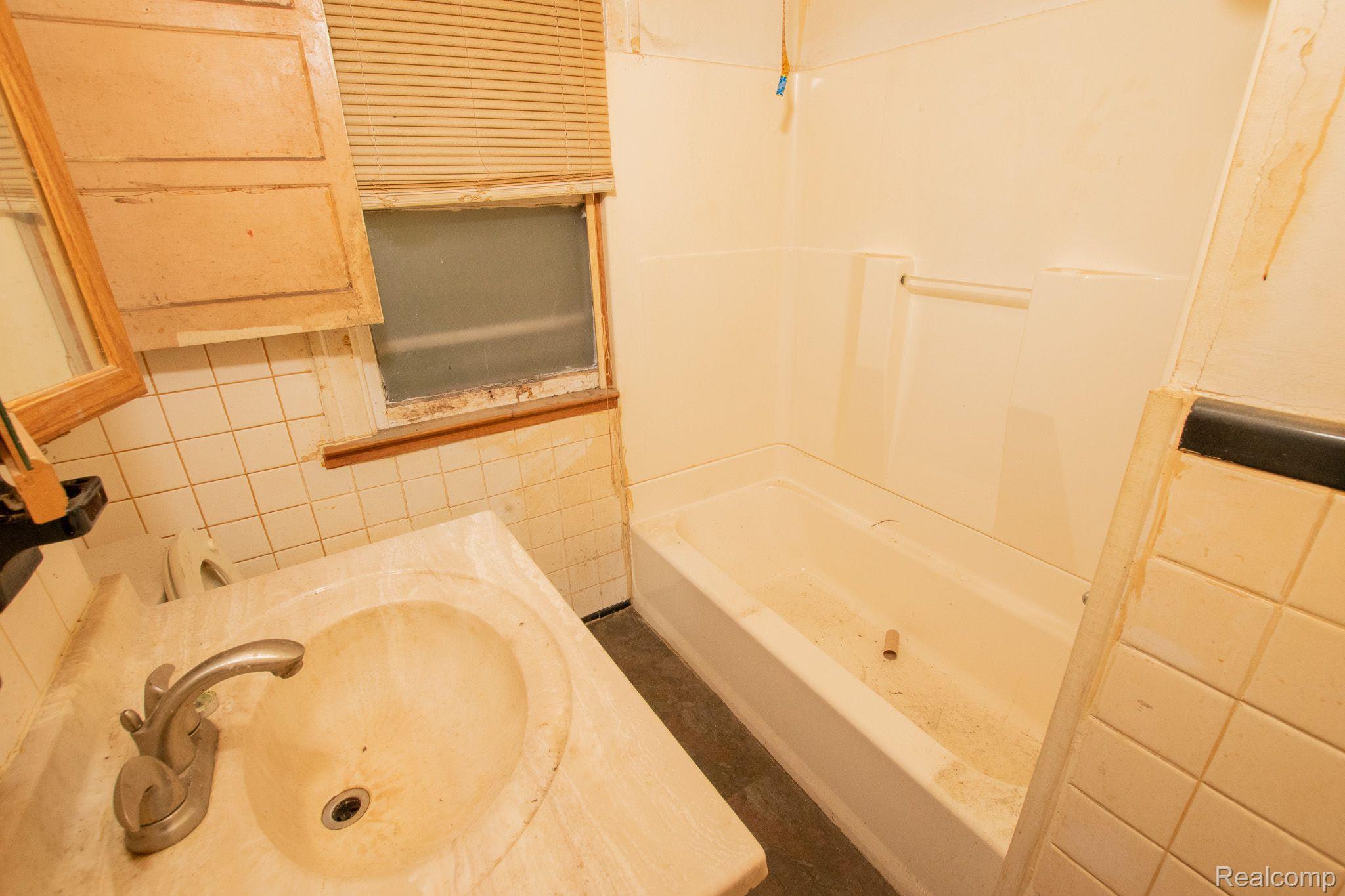 18079 CARDONI Street