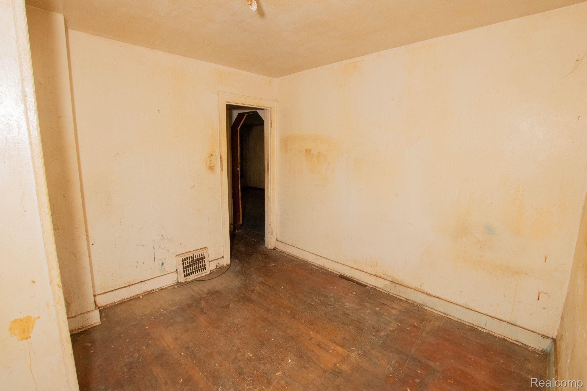 18079 CARDONI Street