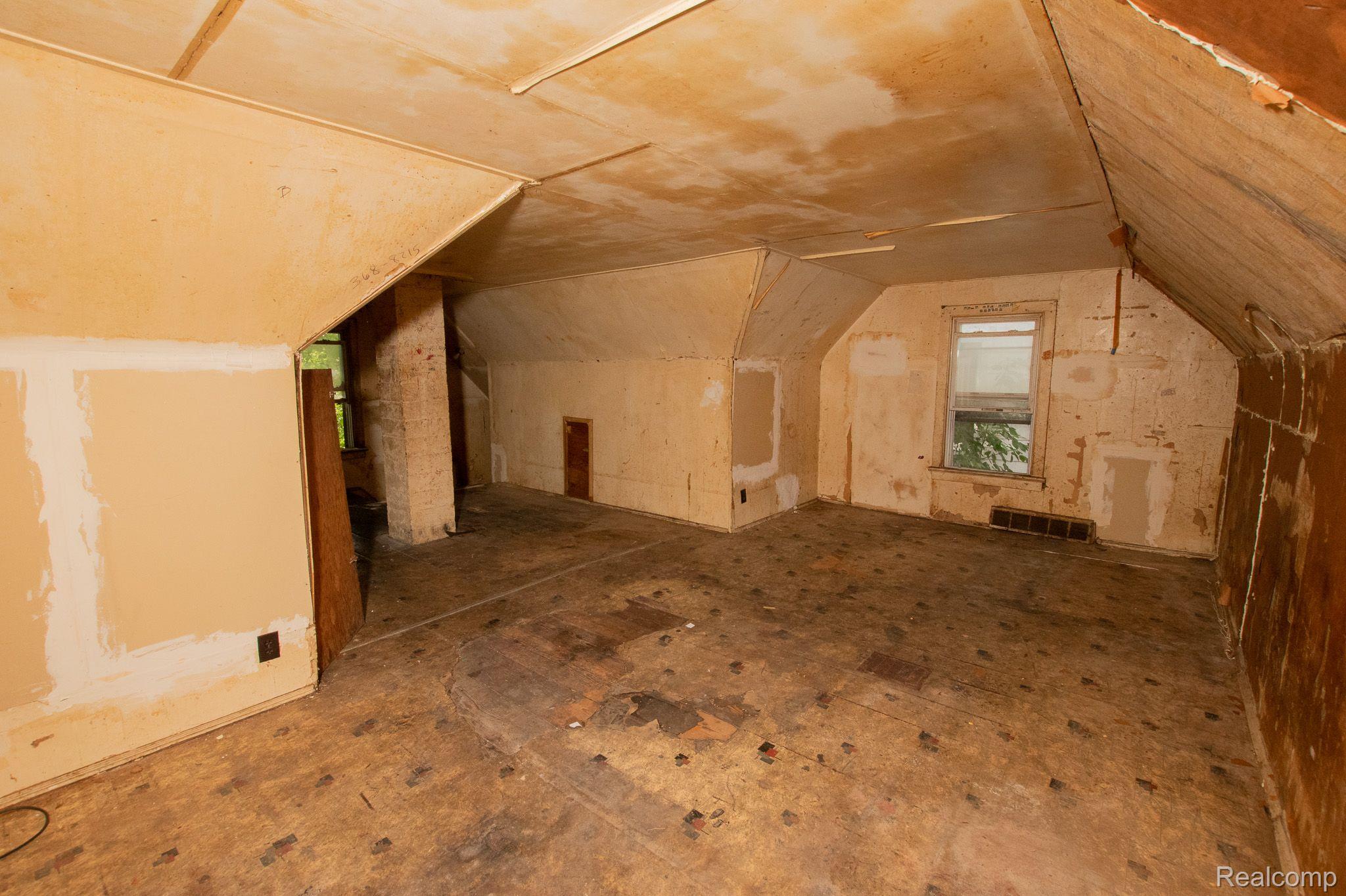 18079 CARDONI Street