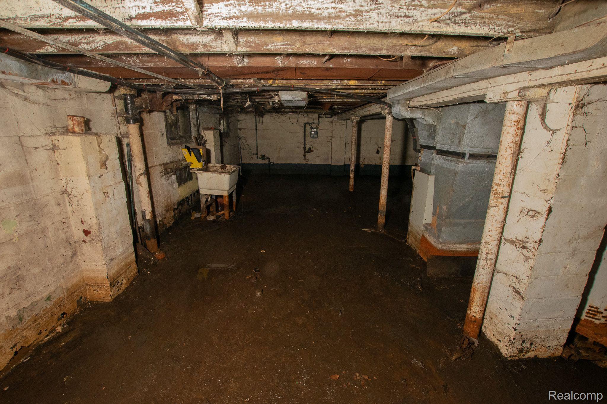 18079 CARDONI Street