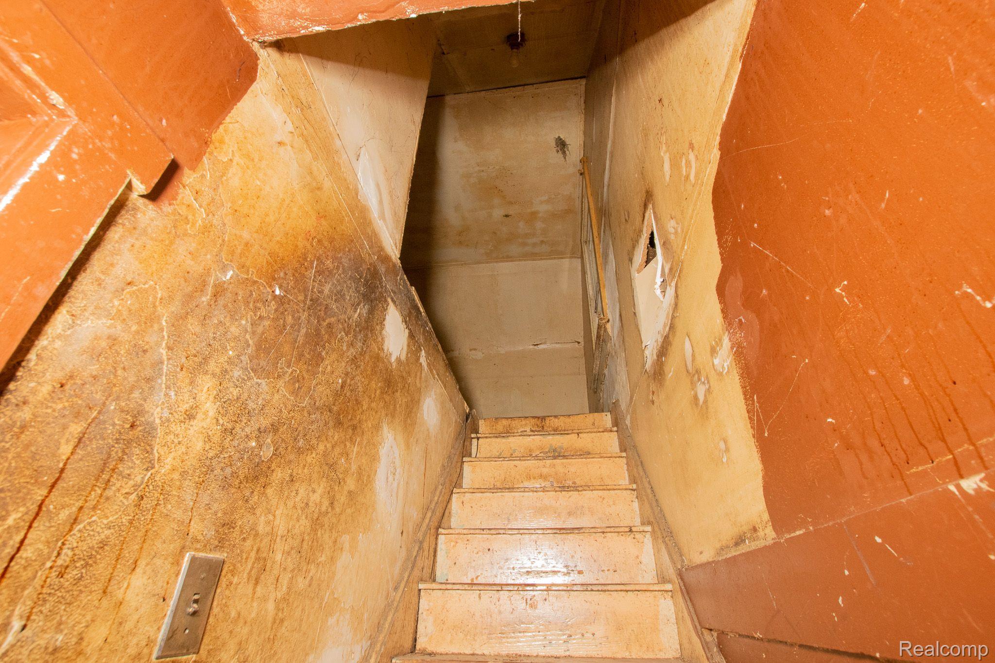 18079 CARDONI Street