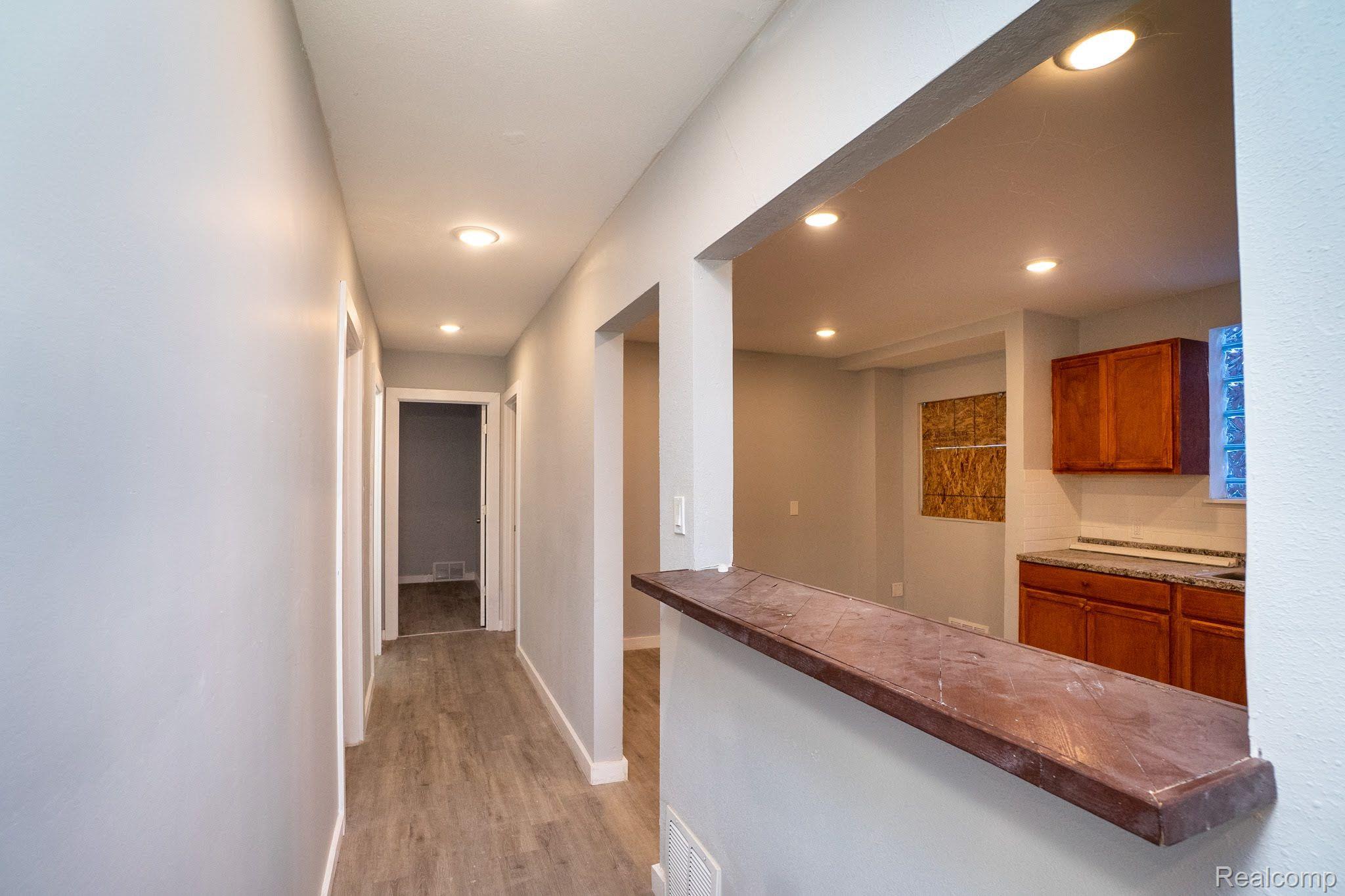 10111 ROXBURY Street