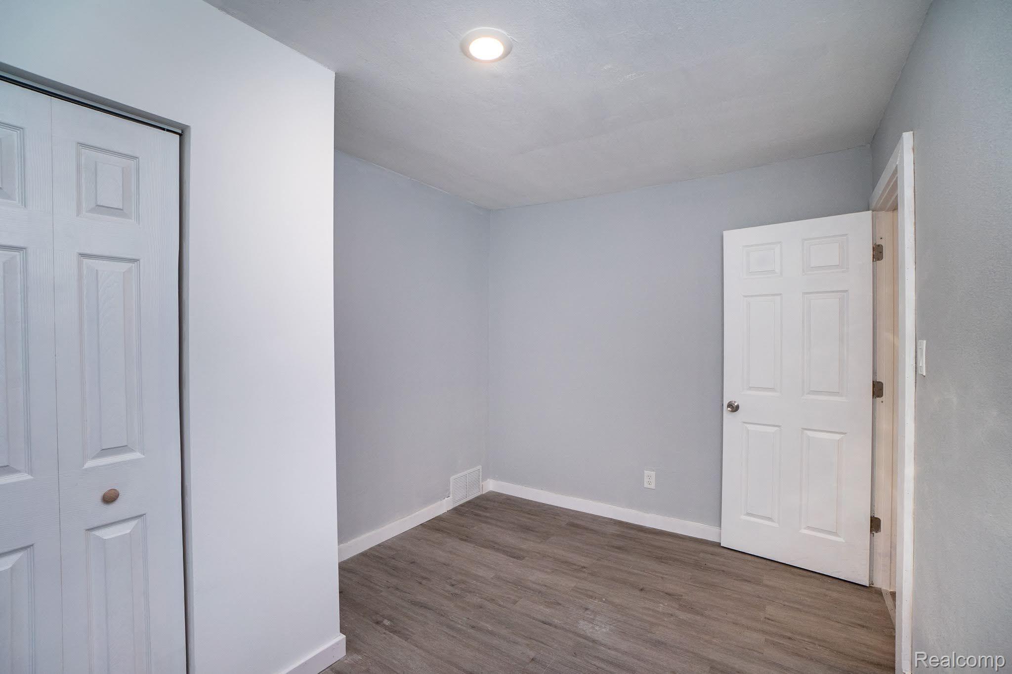 10111 ROXBURY Street