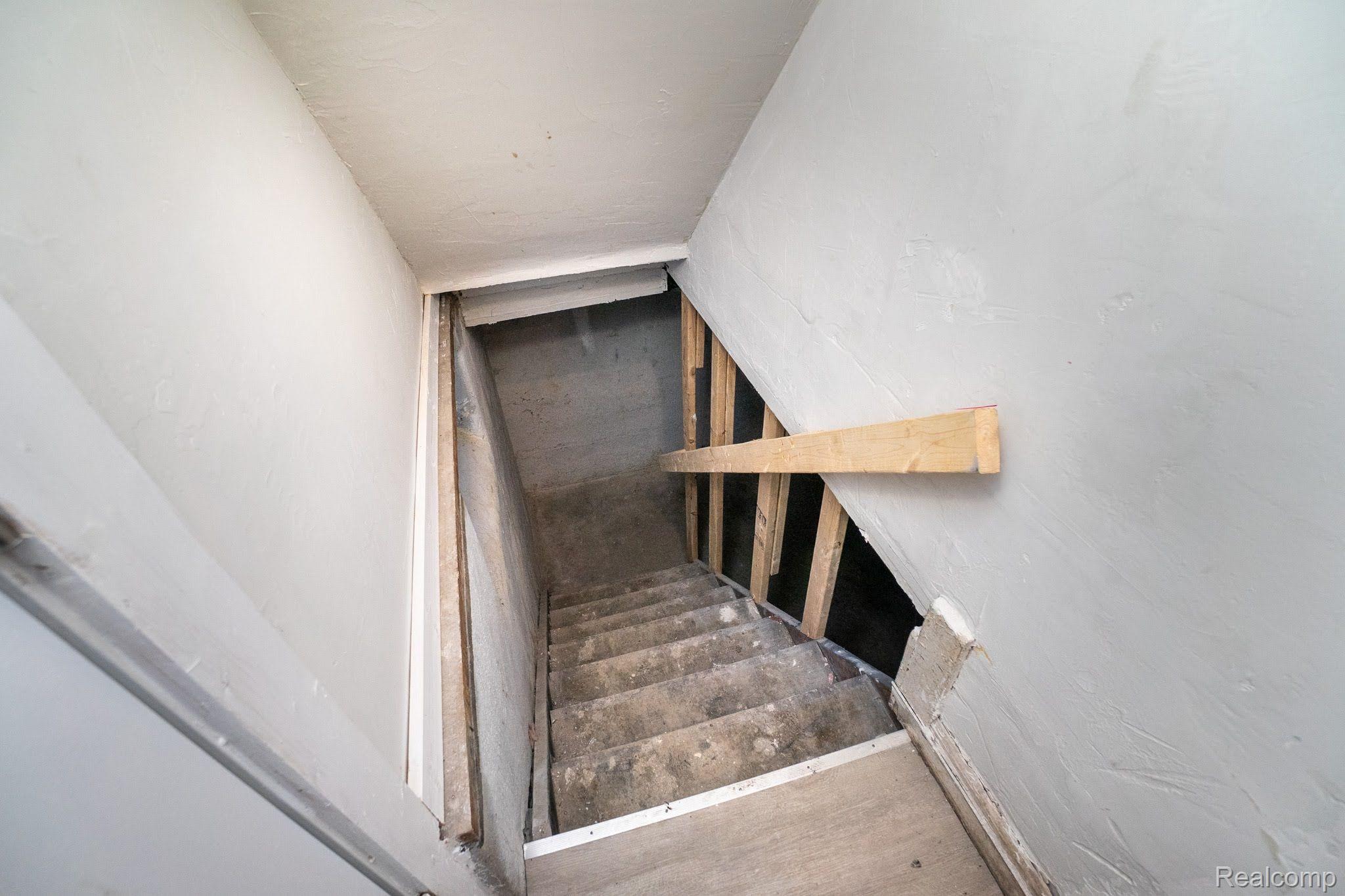 10111 ROXBURY Street