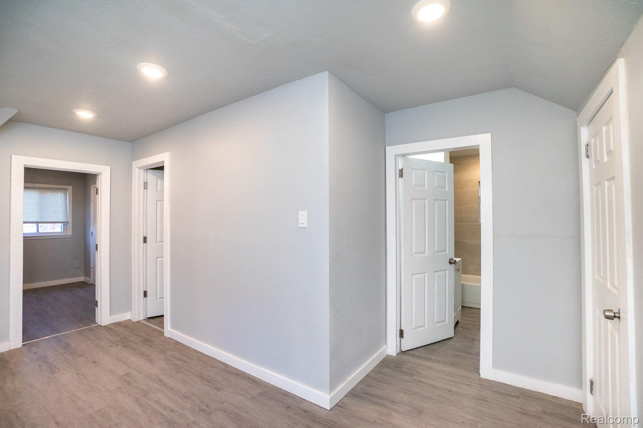 10111 ROXBURY Street