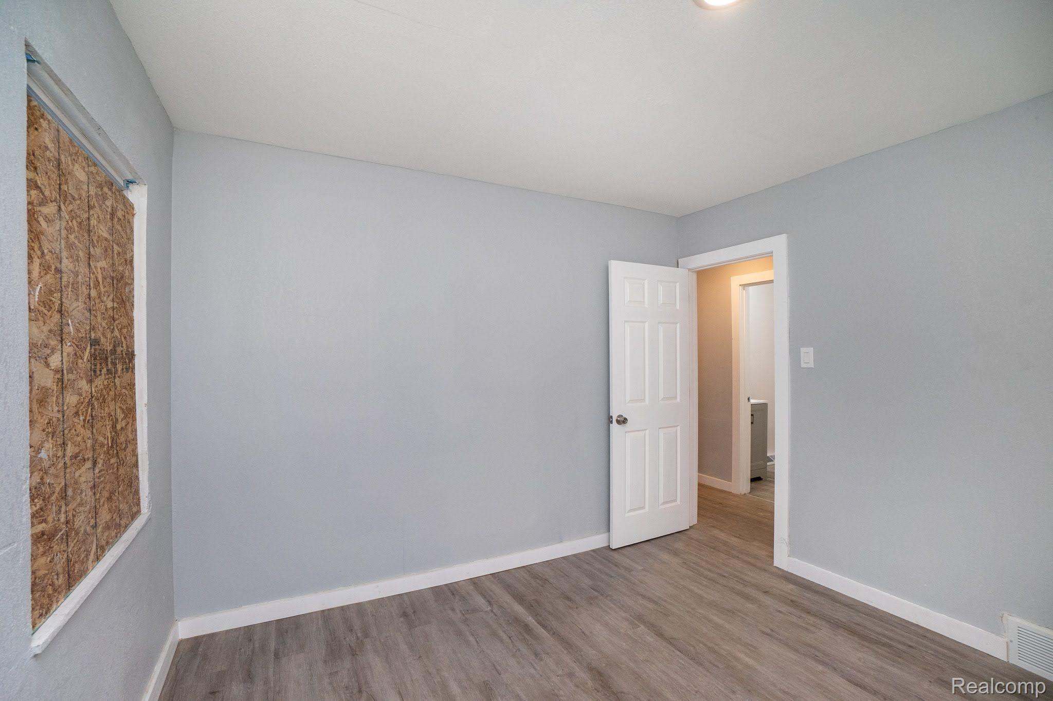 10111 ROXBURY Street