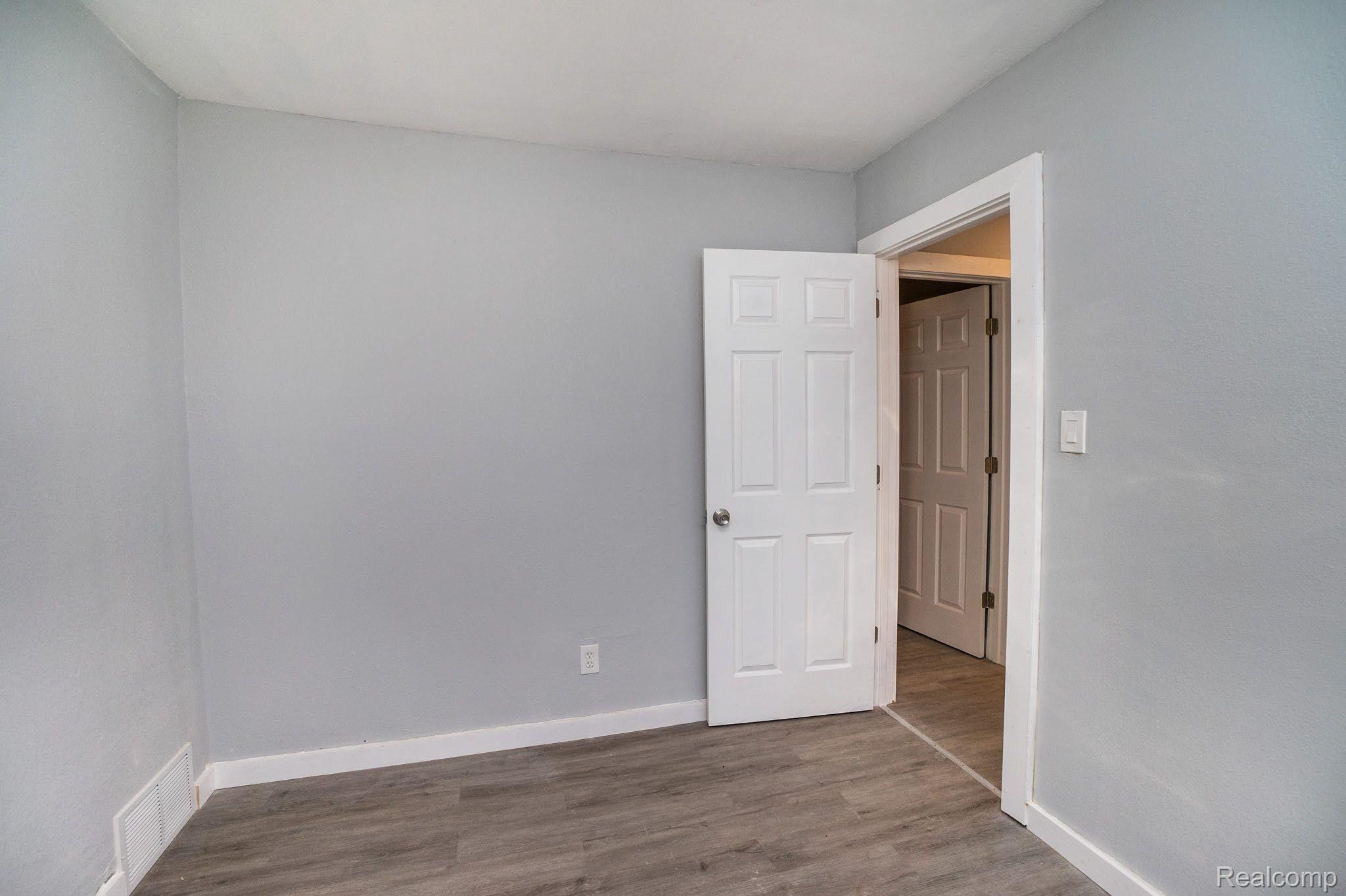 10111 ROXBURY Street