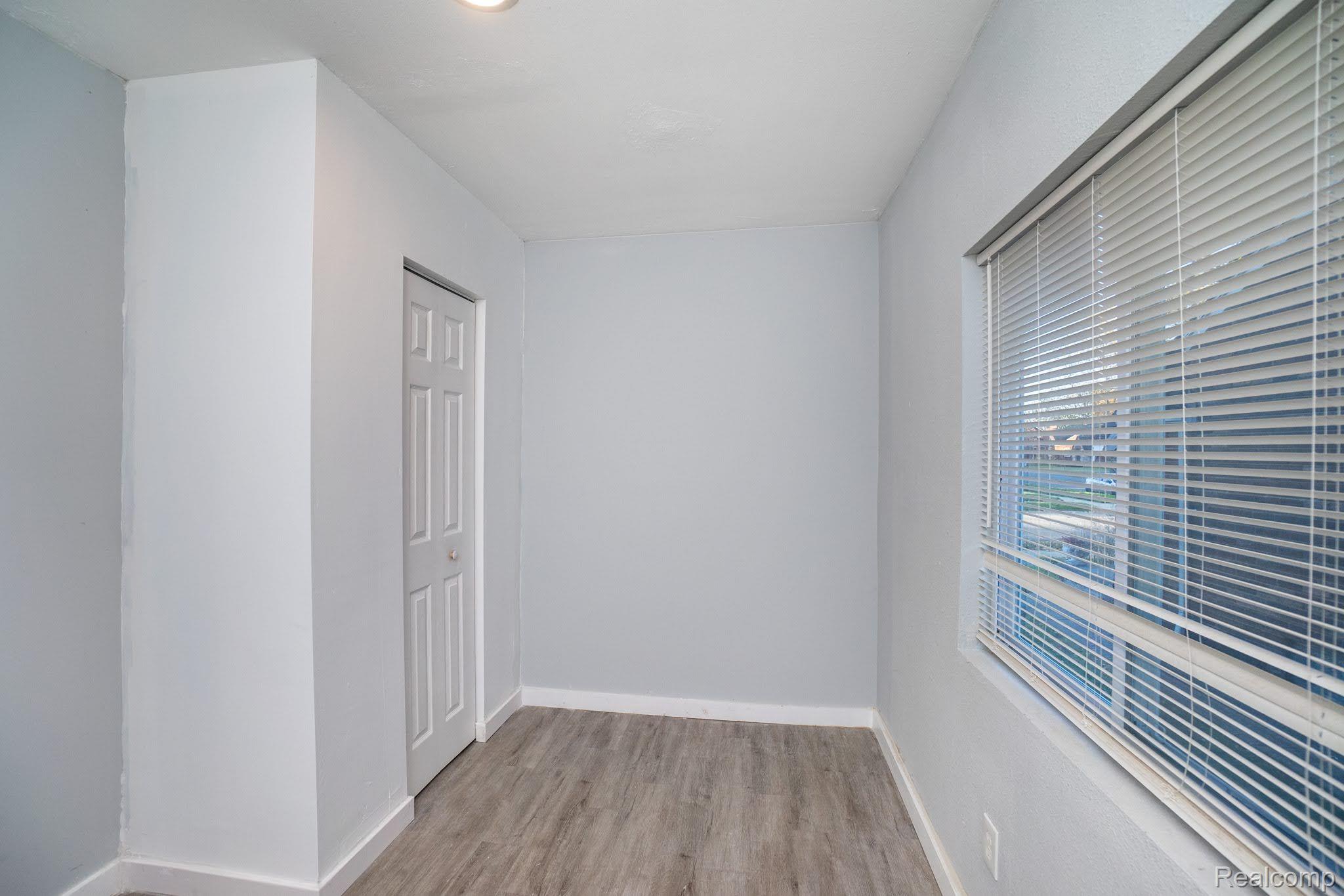 10111 ROXBURY Street