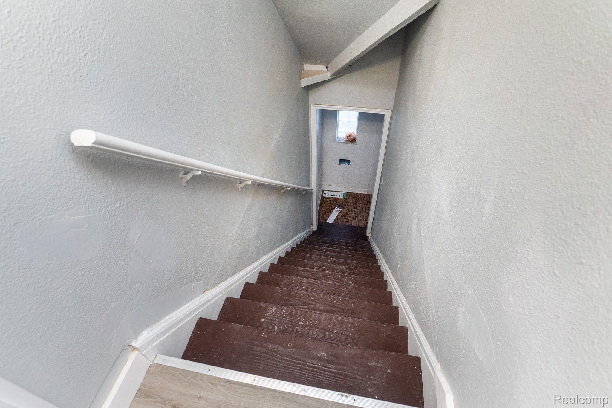 10111 ROXBURY Street