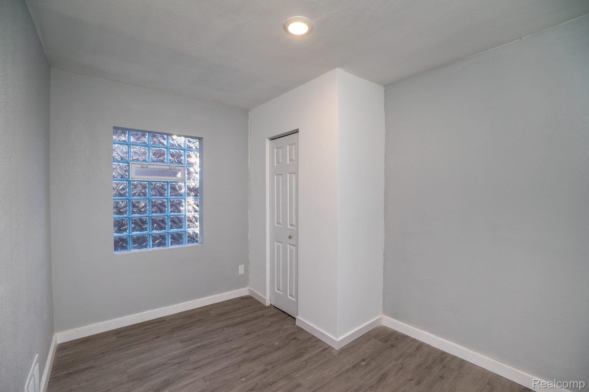 10111 ROXBURY Street