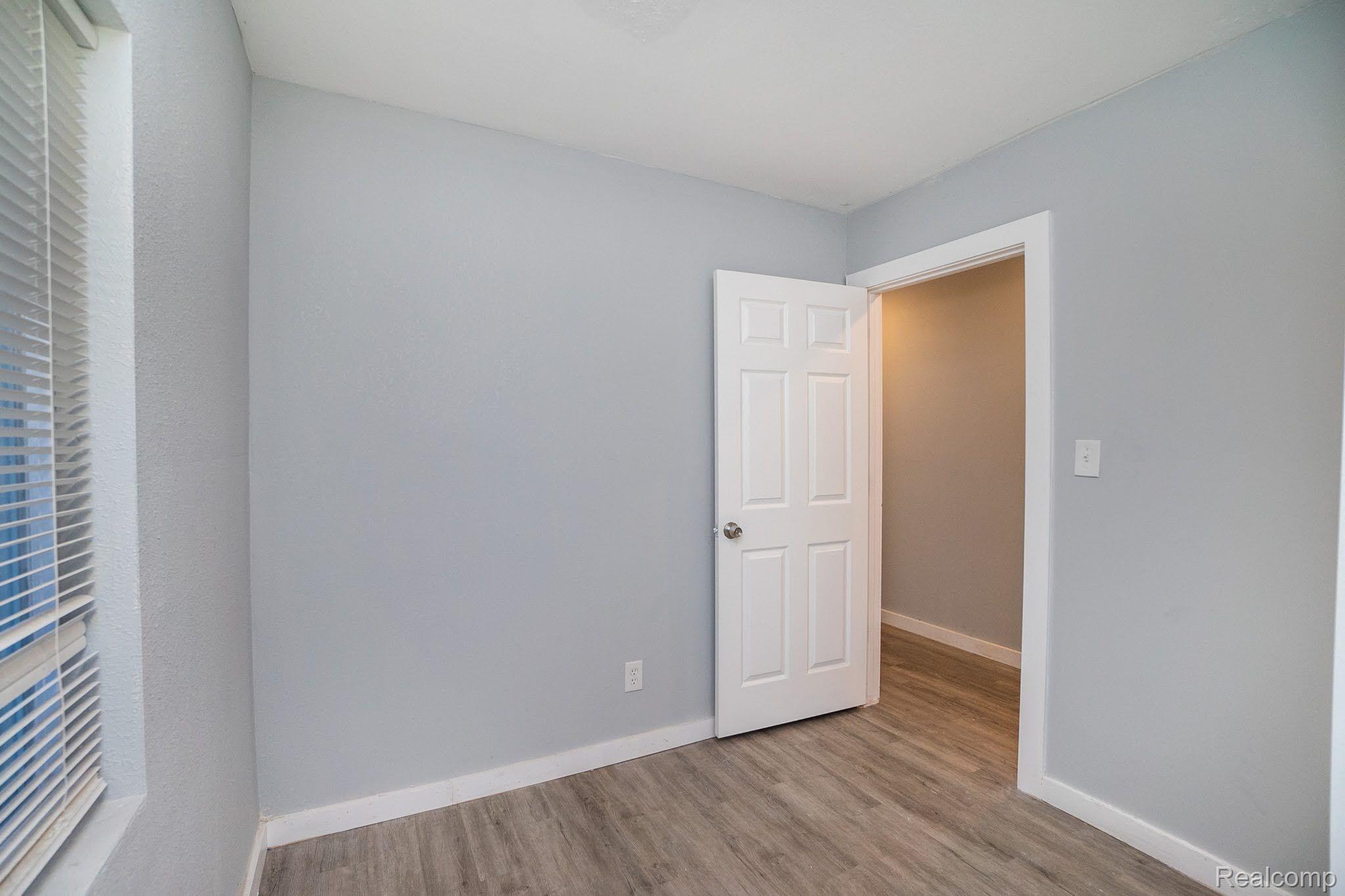 10111 ROXBURY Street