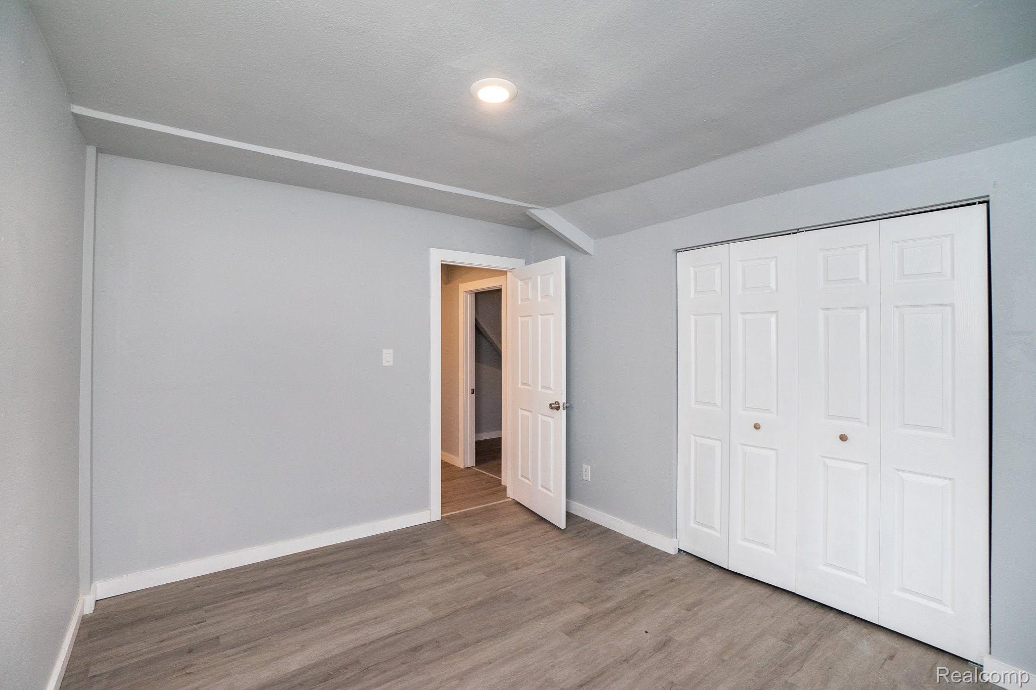 10111 ROXBURY Street