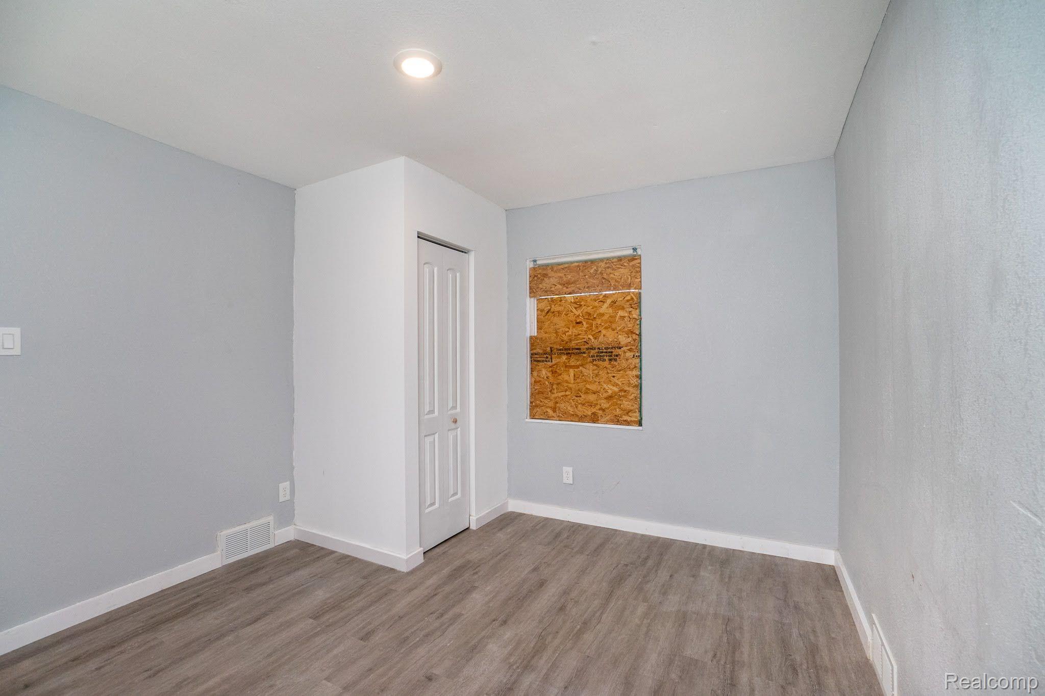 10111 ROXBURY Street