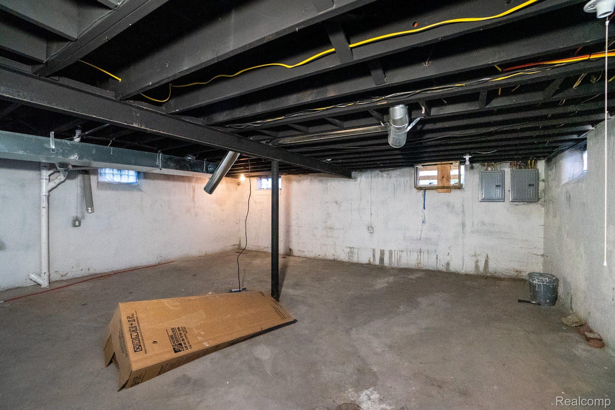 10111 ROXBURY Street