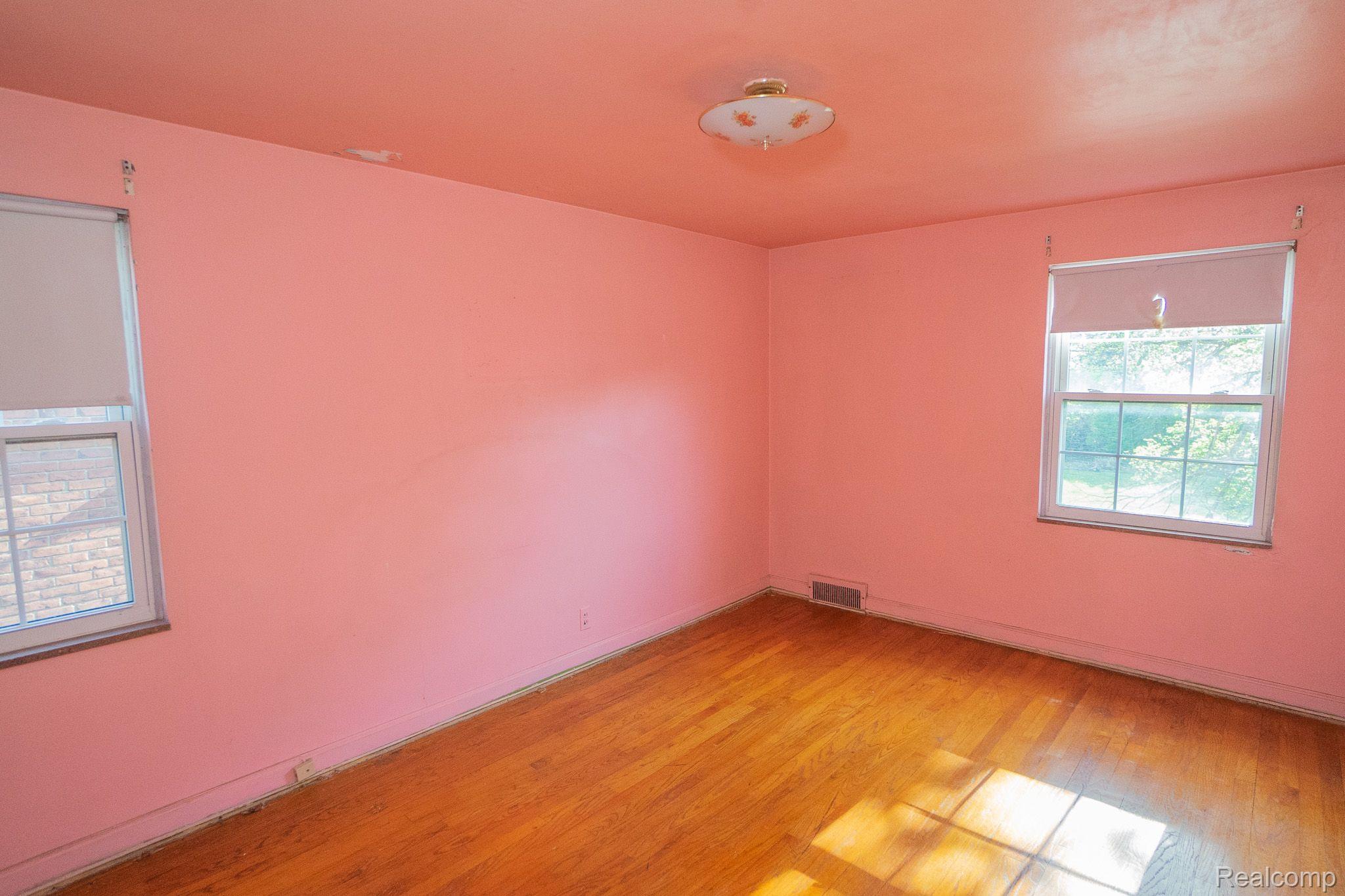 18118 SORRENTO Street