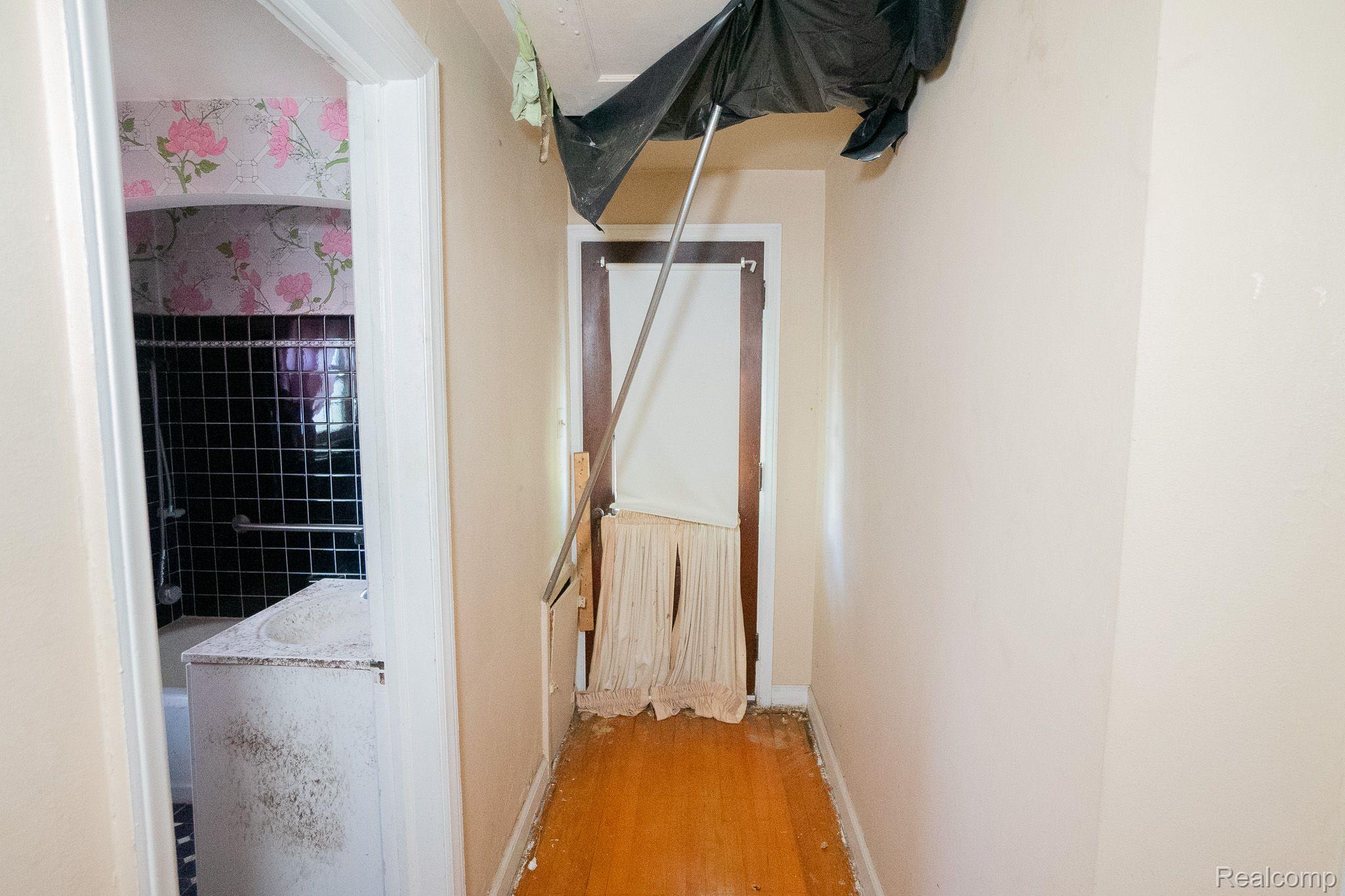 18118 SORRENTO Street