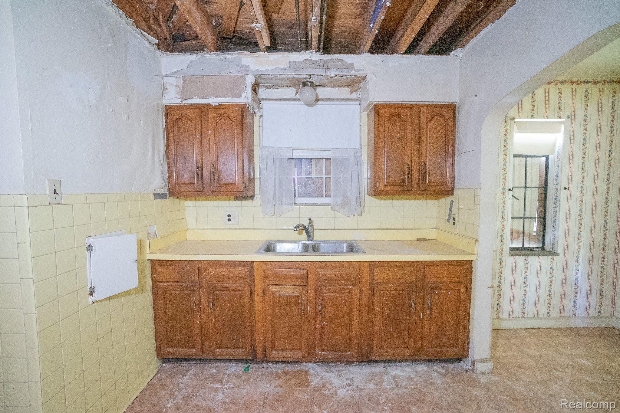 18118 SORRENTO Street