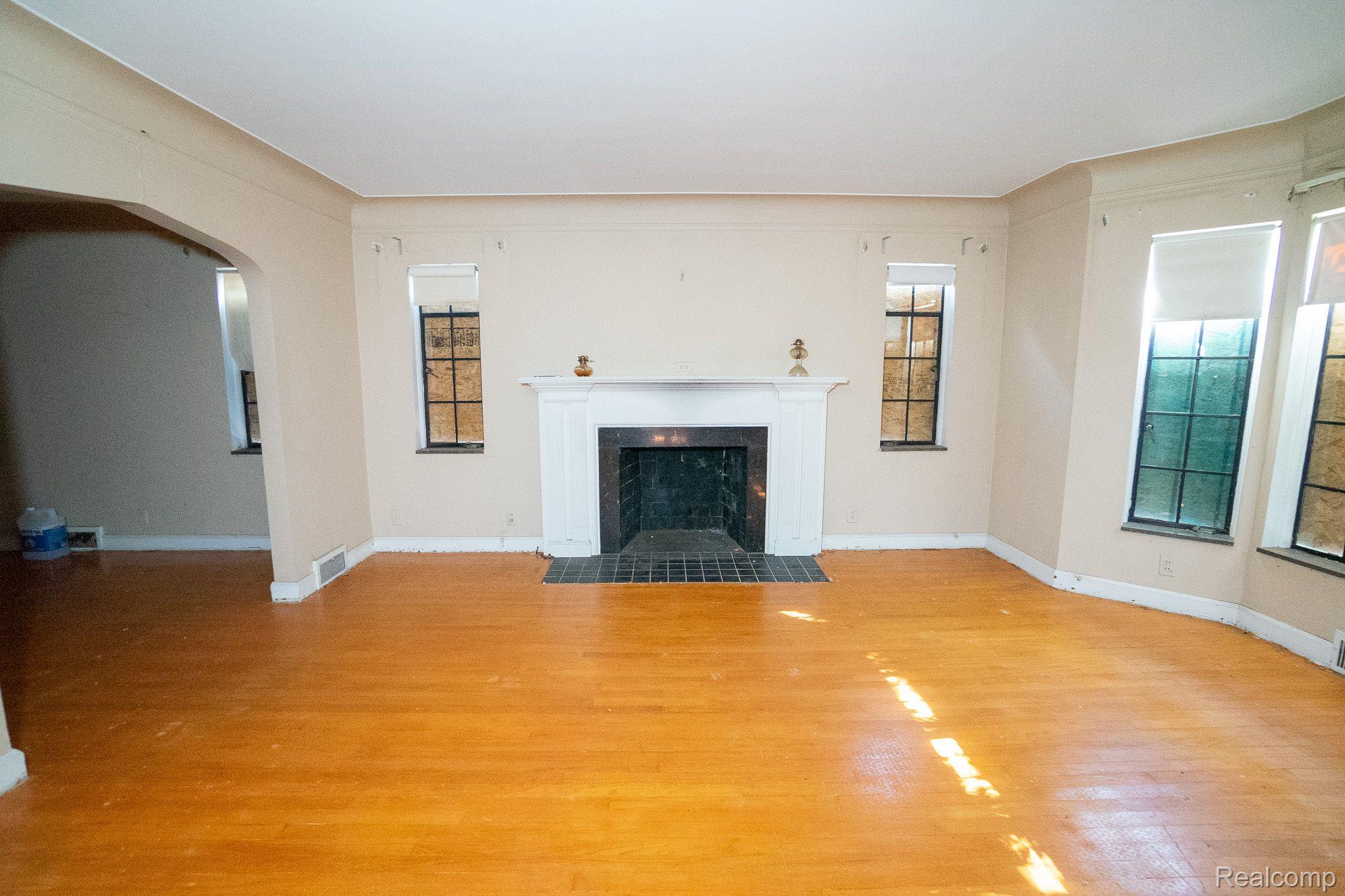 18118 SORRENTO Street