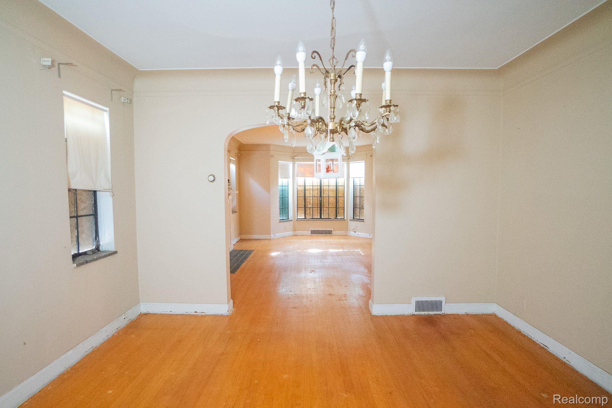 18118 SORRENTO Street