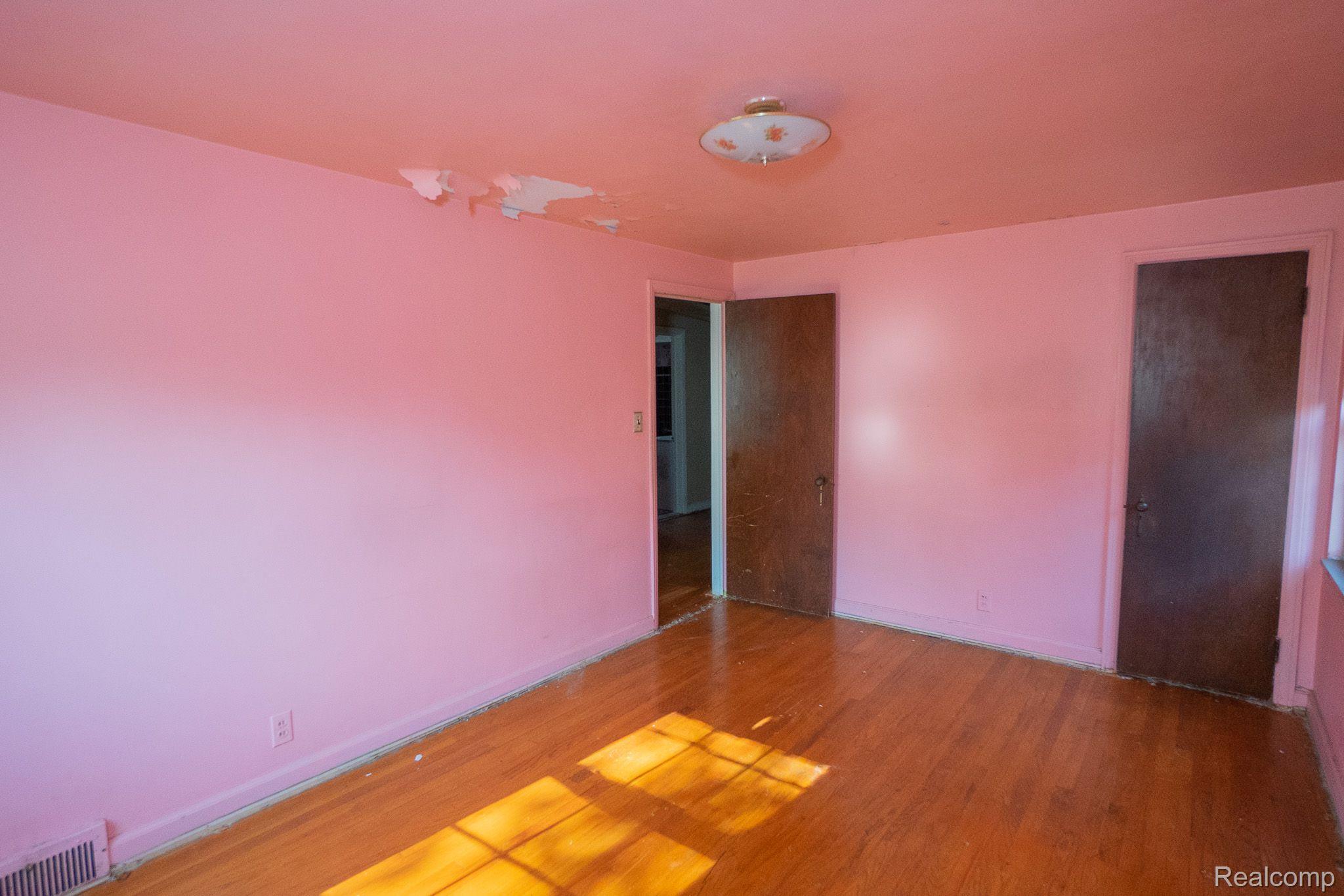 18118 SORRENTO Street