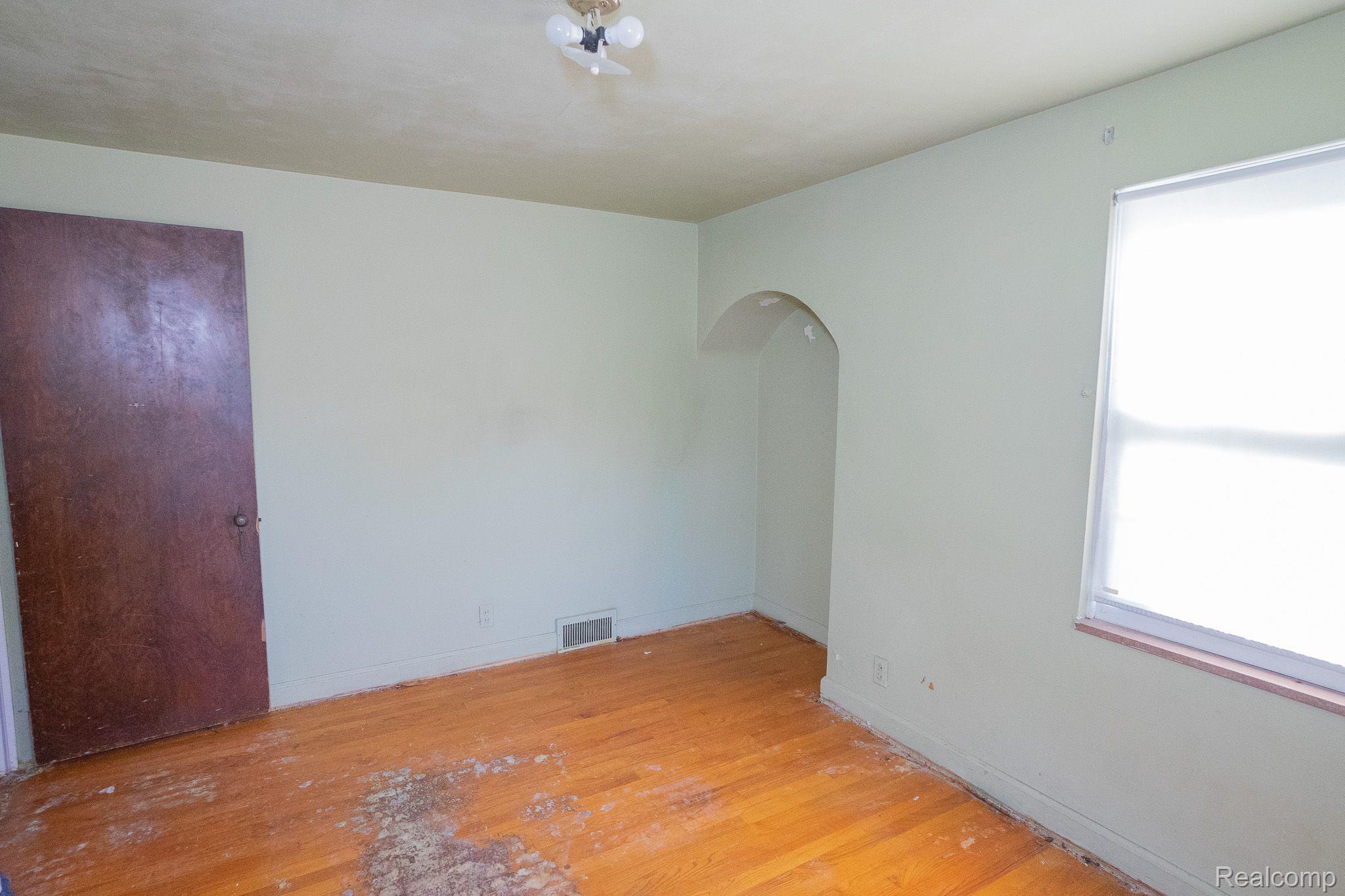 18118 SORRENTO Street